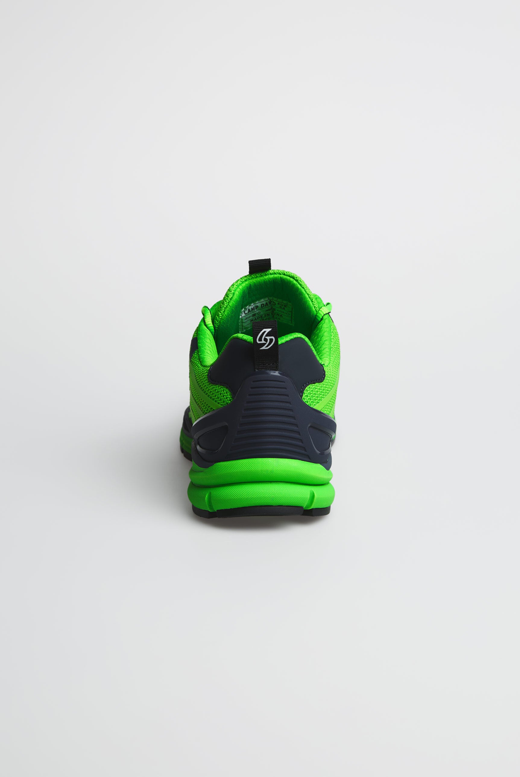 Leichter Sneaker im Knit-Design mit Rubber Artwork