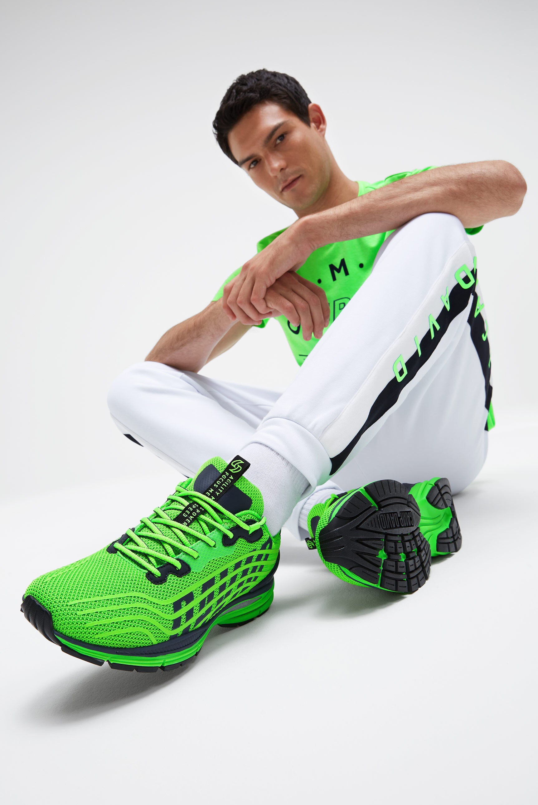 Leichter Sneaker im Knit-Design mit Rubber Artwork - 2