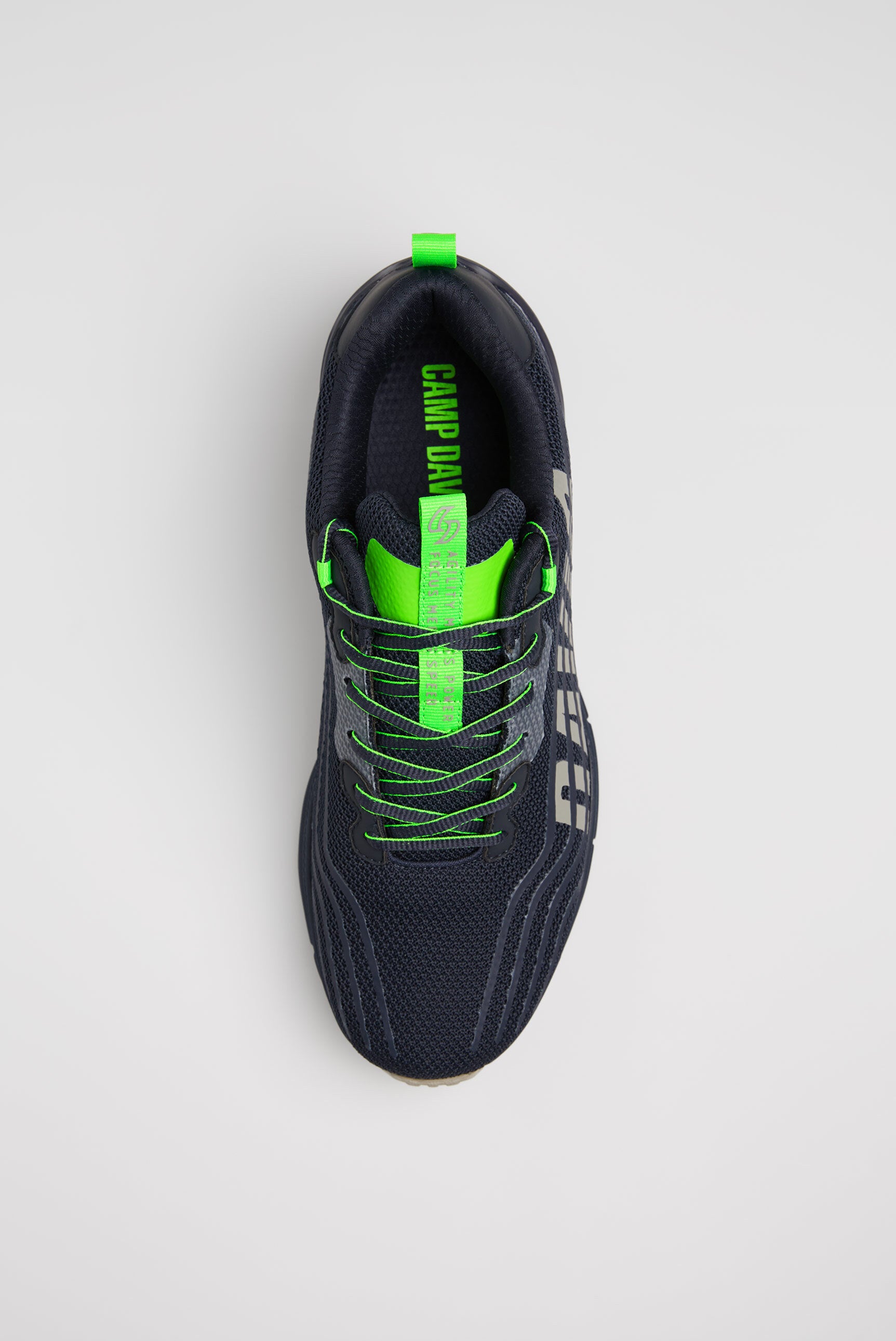 Leichter Sneaker im Knit-Design mit Rubber Artwork