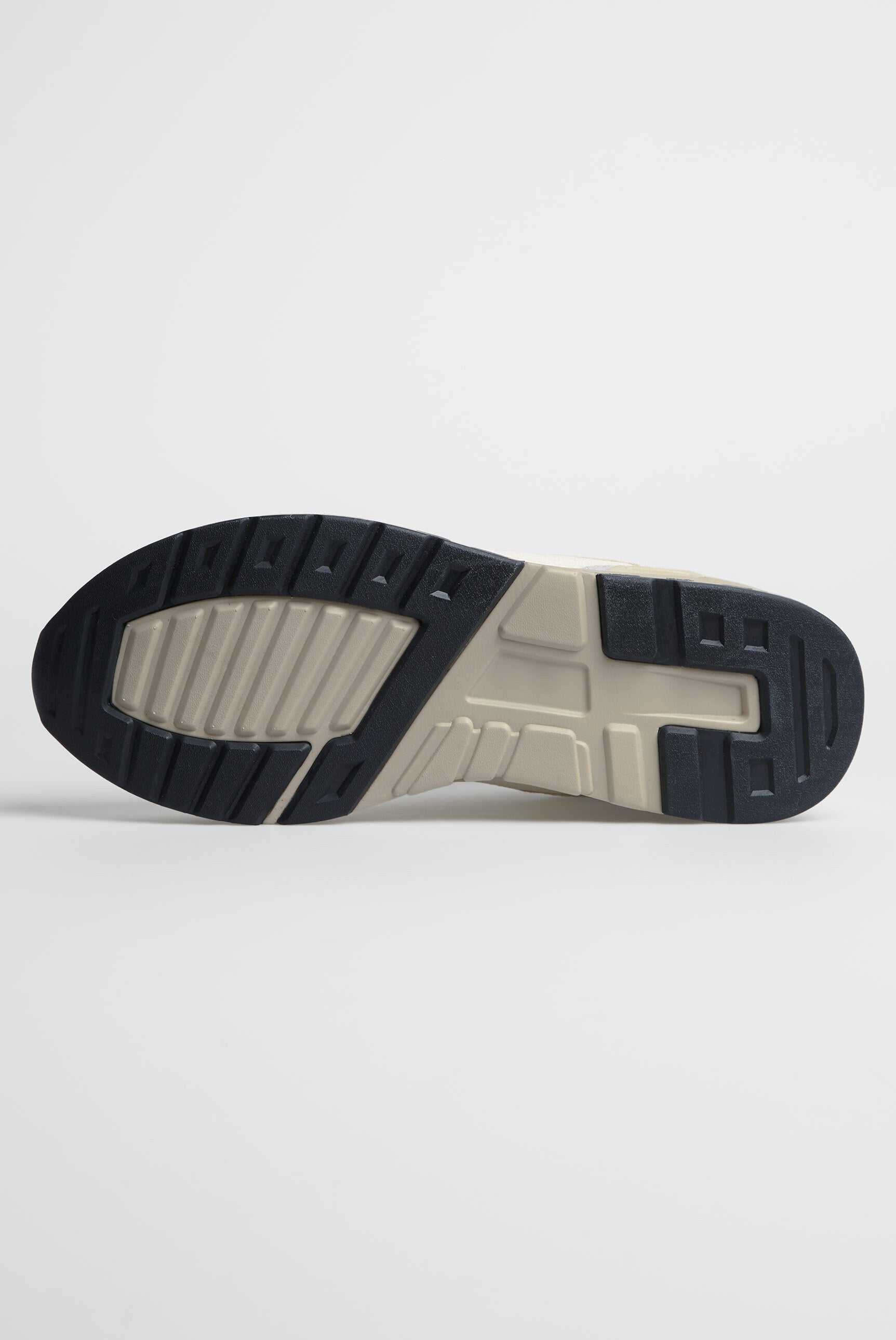 Miejskie sneakersy z mieszanki materiałów z podeszwą z logo