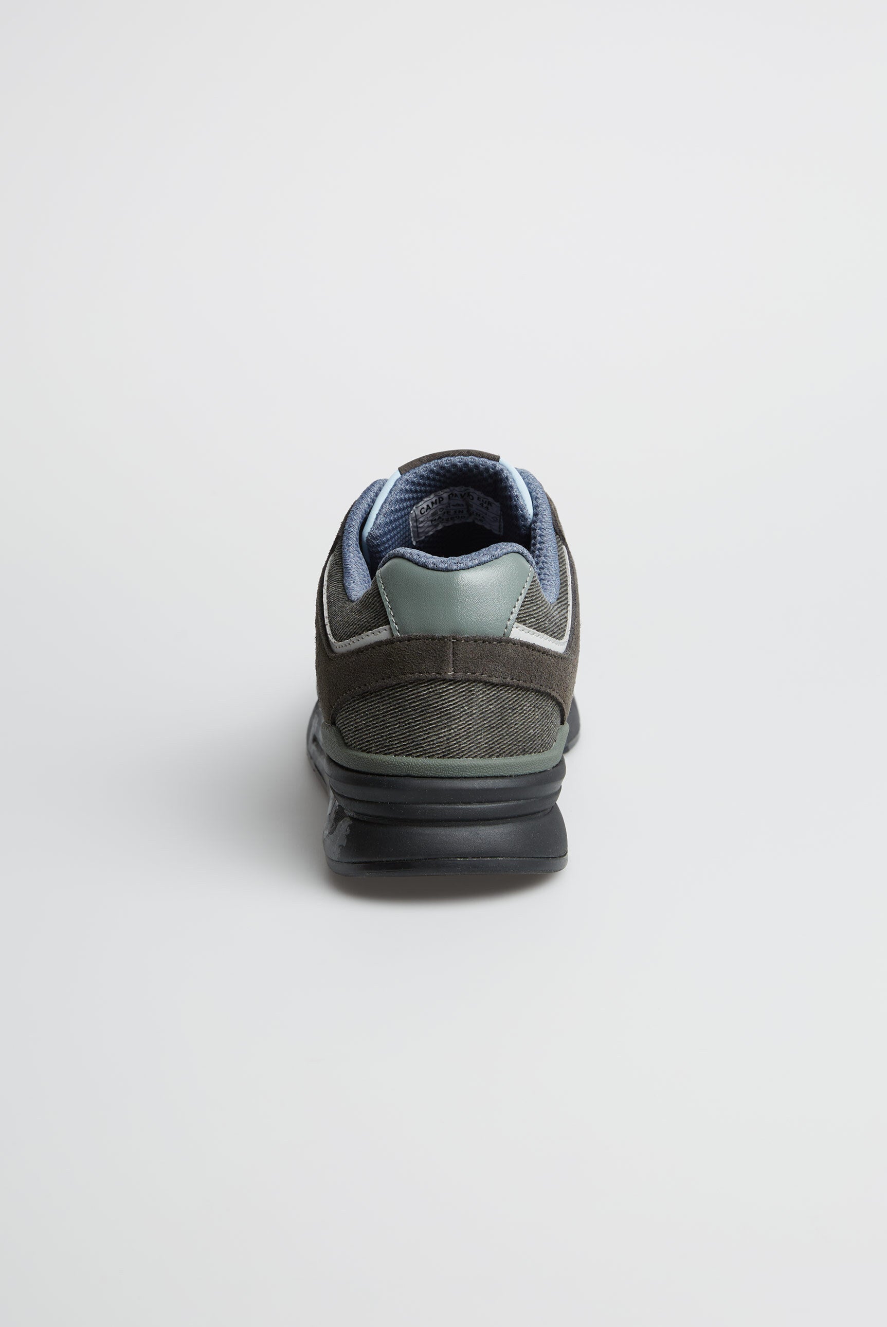 Miejskie sneakersy z mieszanki materiałów z podeszwą z logo