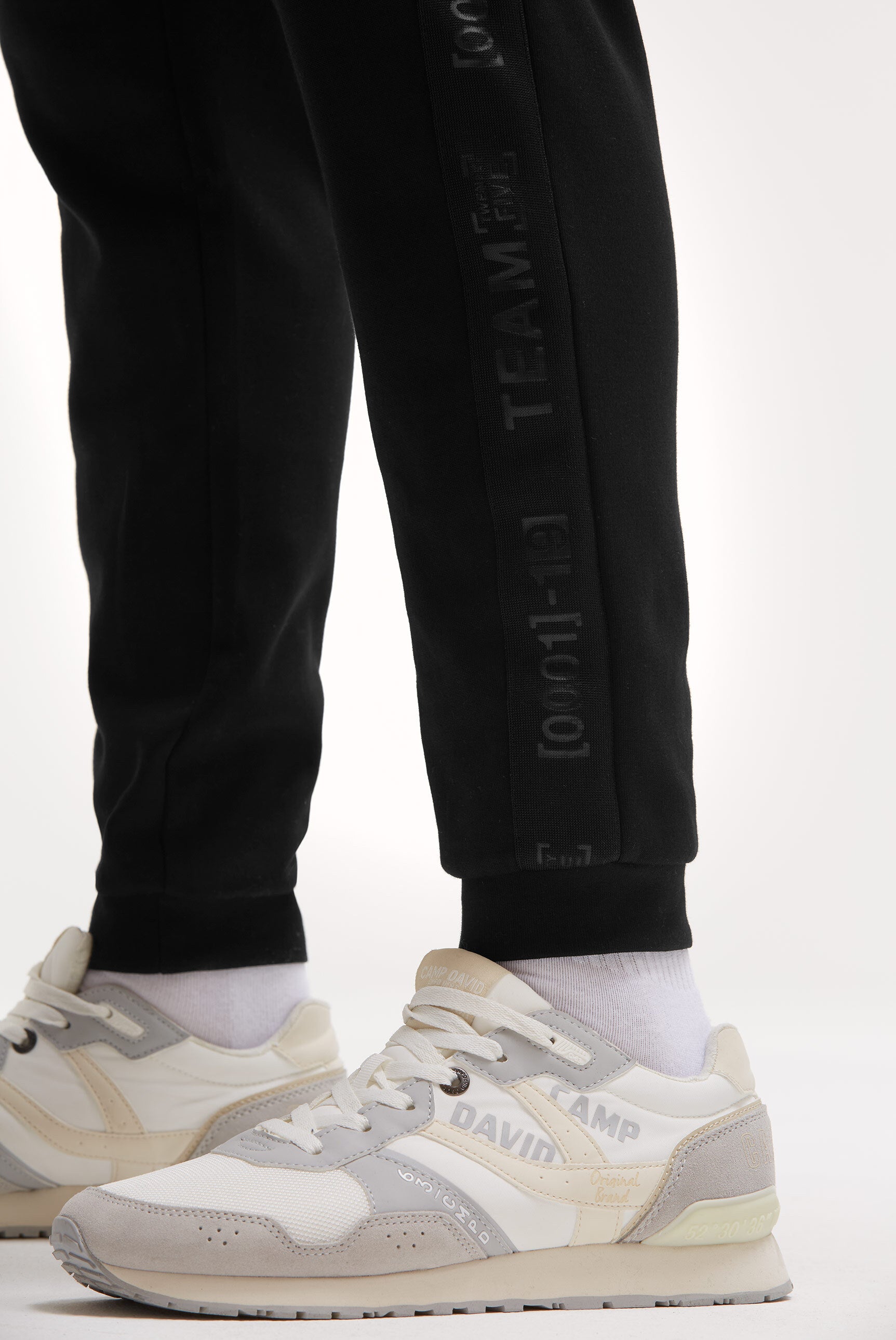 Jogginghose aus Interlock mit Seitentapes black - 7