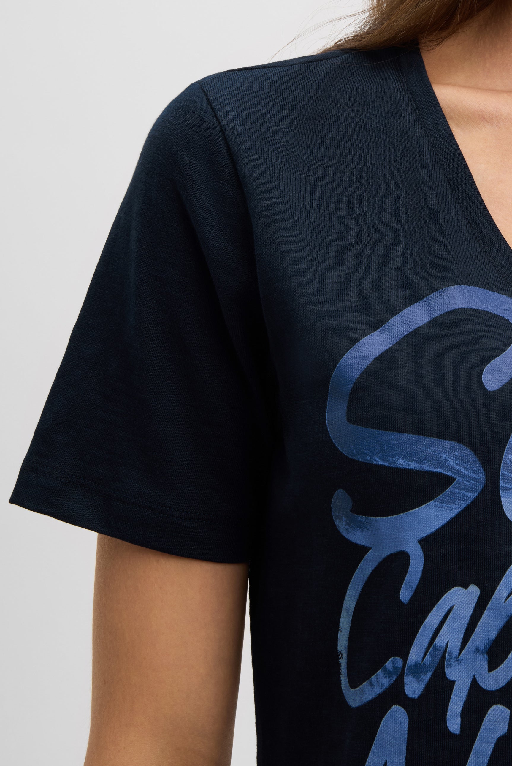 T-shirt z dekoltem w serek i nadrukiem