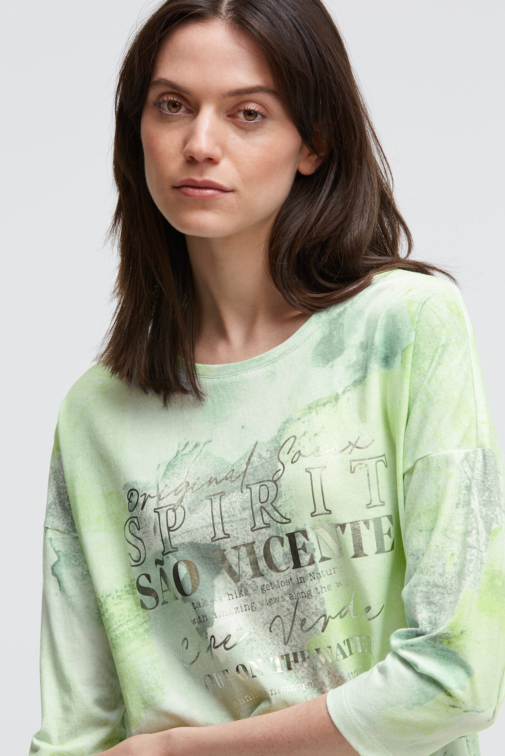 Bluzka z nadrukiem batikowym na całej powierzchni i rękawami 3/4 - 4