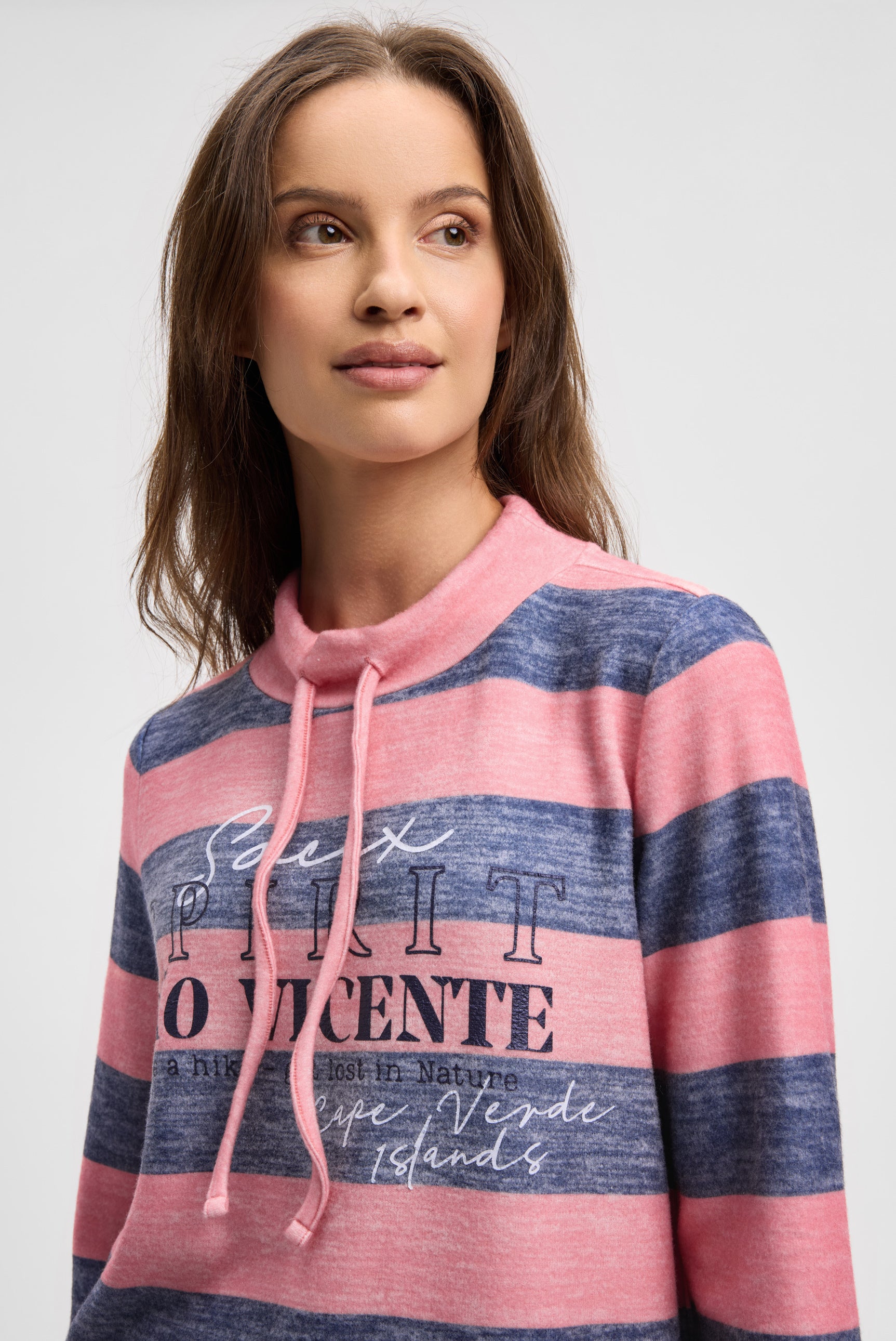 Sweter z dzianiny flauszowej w szerokie pasy - 4