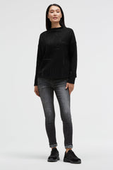 Bluza o pudełkowym kroju z nadrukiem i dżetami