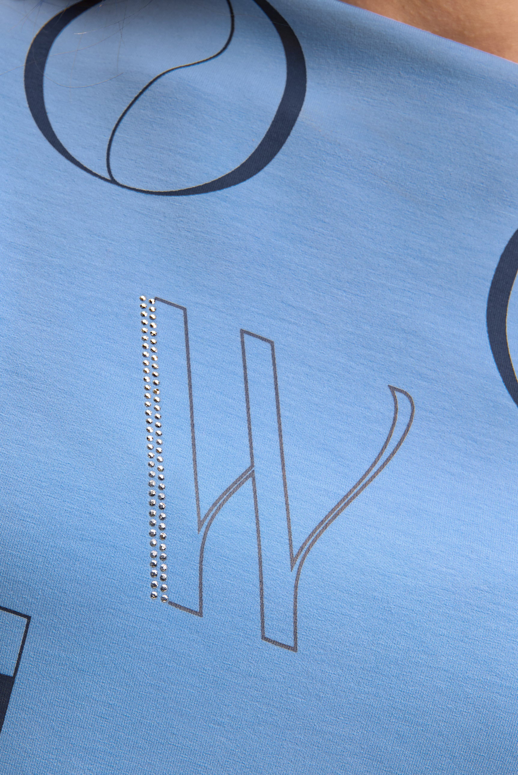 Bluza o pudełkowym kroju z nadrukiem i dżetami - 8