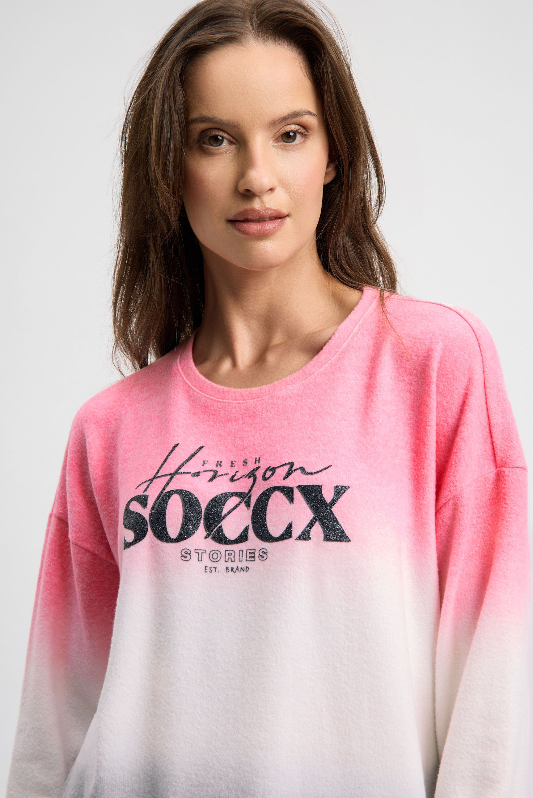 Sweter Dip Dye z puszystej dzianiny z brokatowym logo - 4