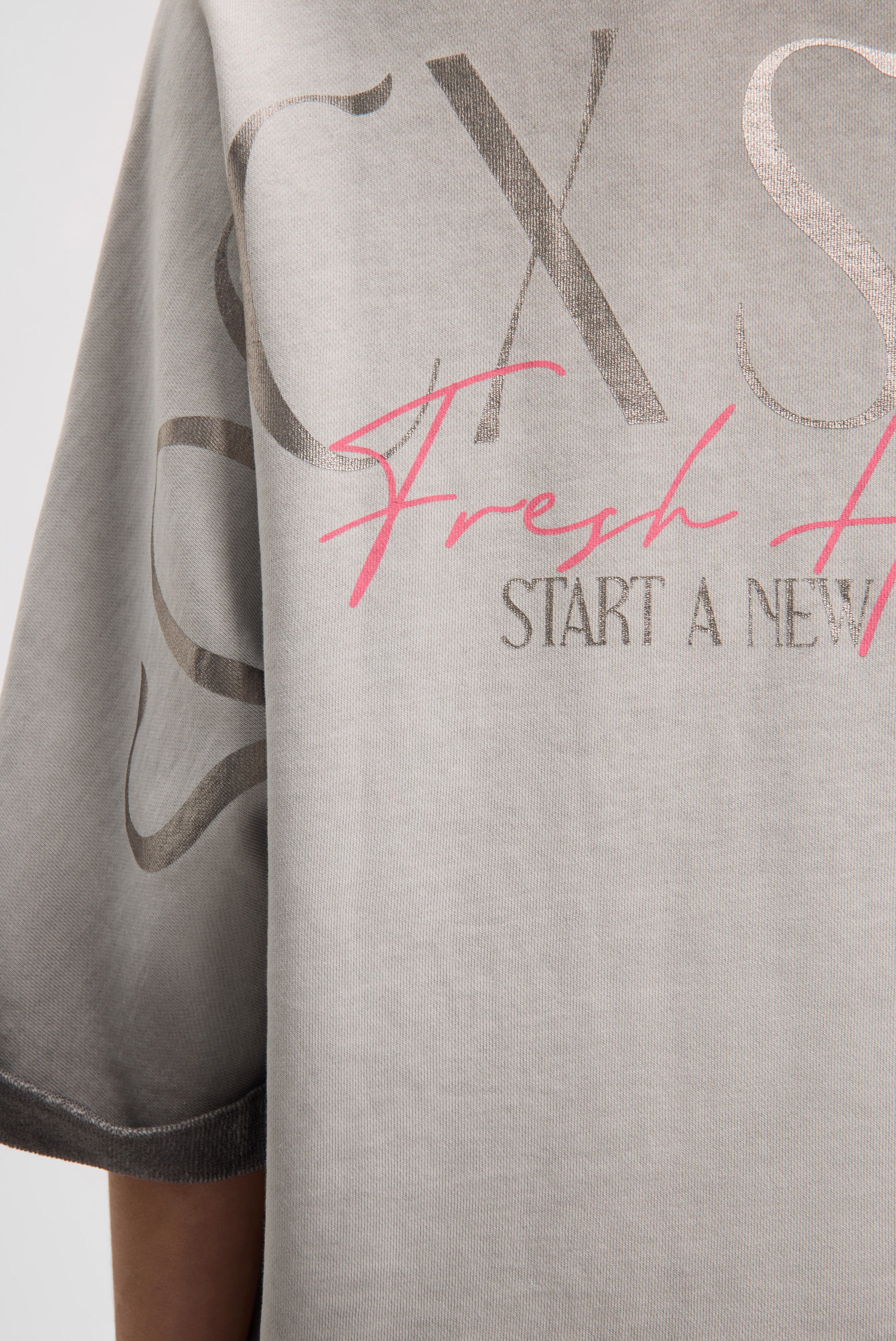 Bluza Oil Dyed z krótkim rękawem i nadrukiem z tyłu - 8