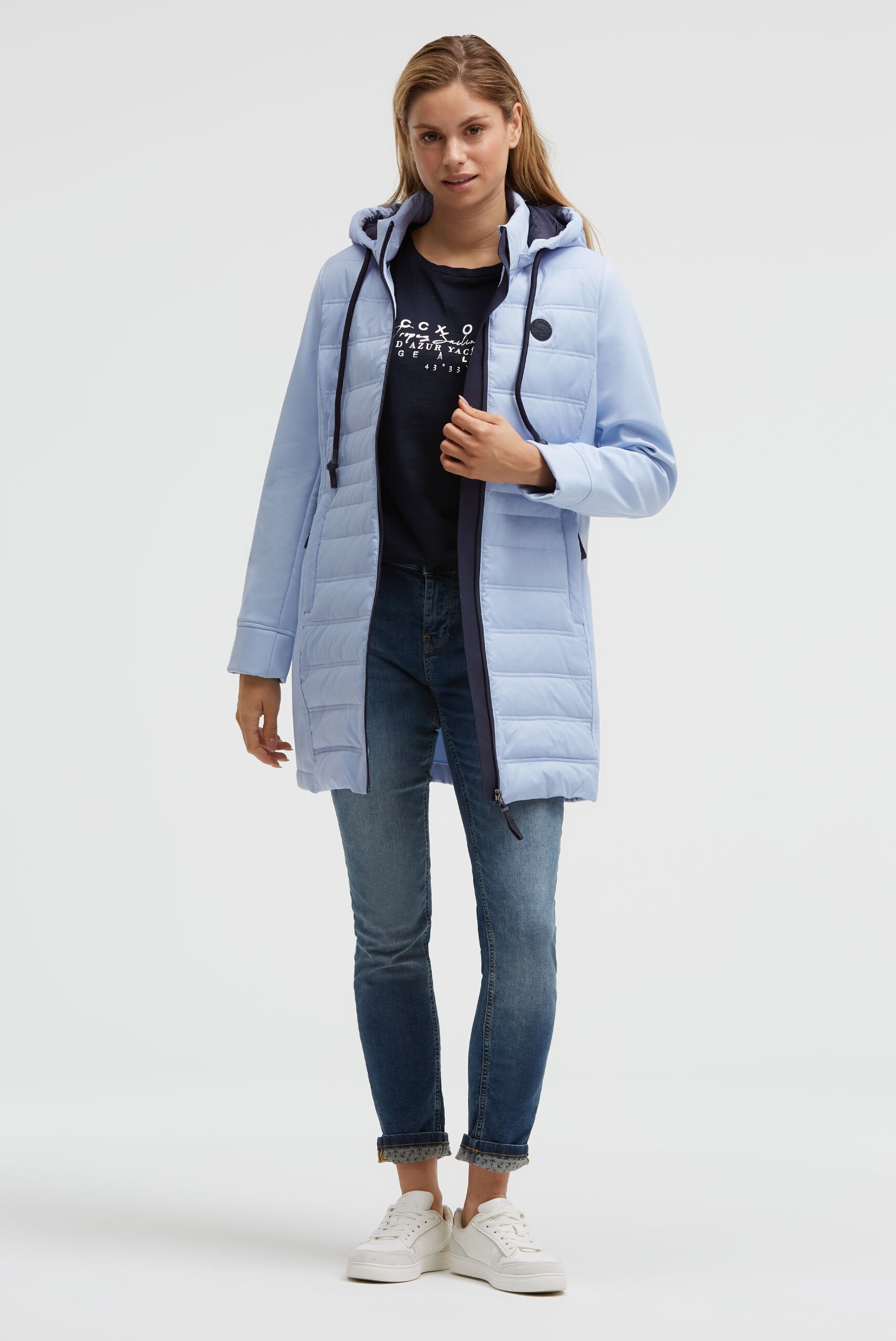 Softshell-Parka mit Kapuze im tonigen Materialmix