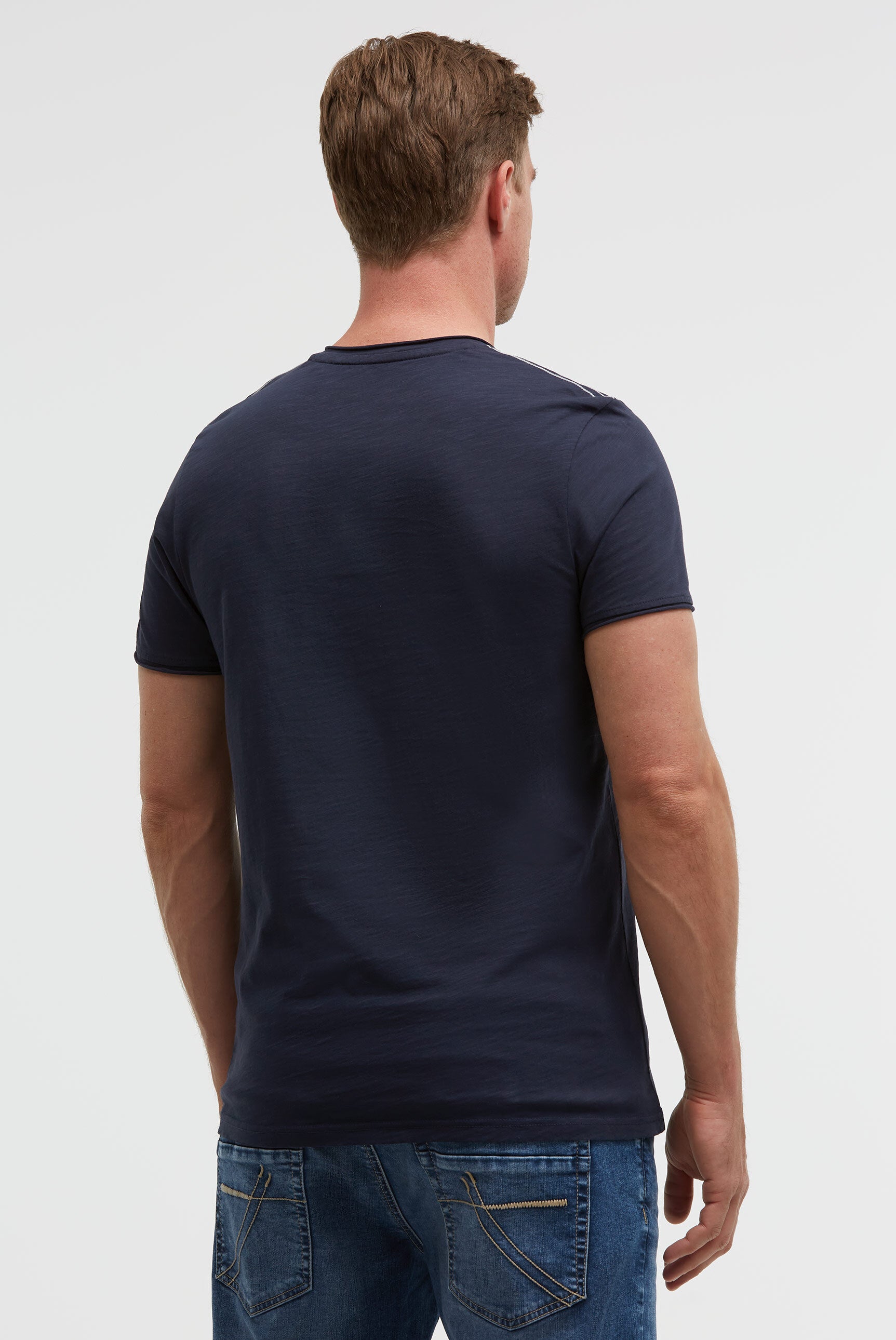 T-shirt basic z dekoltem w serek i nadrukiem - 5
