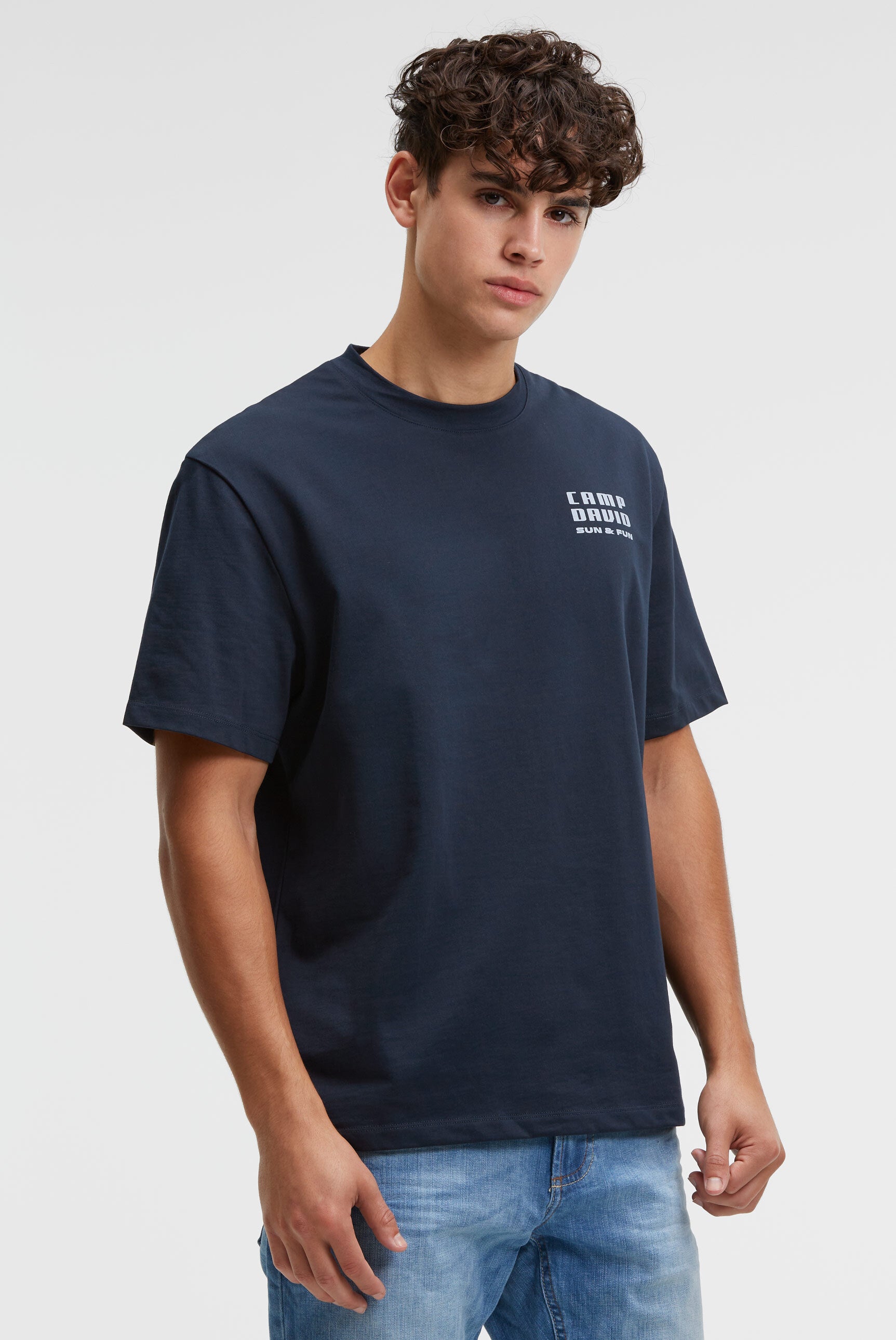 T-shirt z okrągłym dekoltem i nadrukiem z tyłu