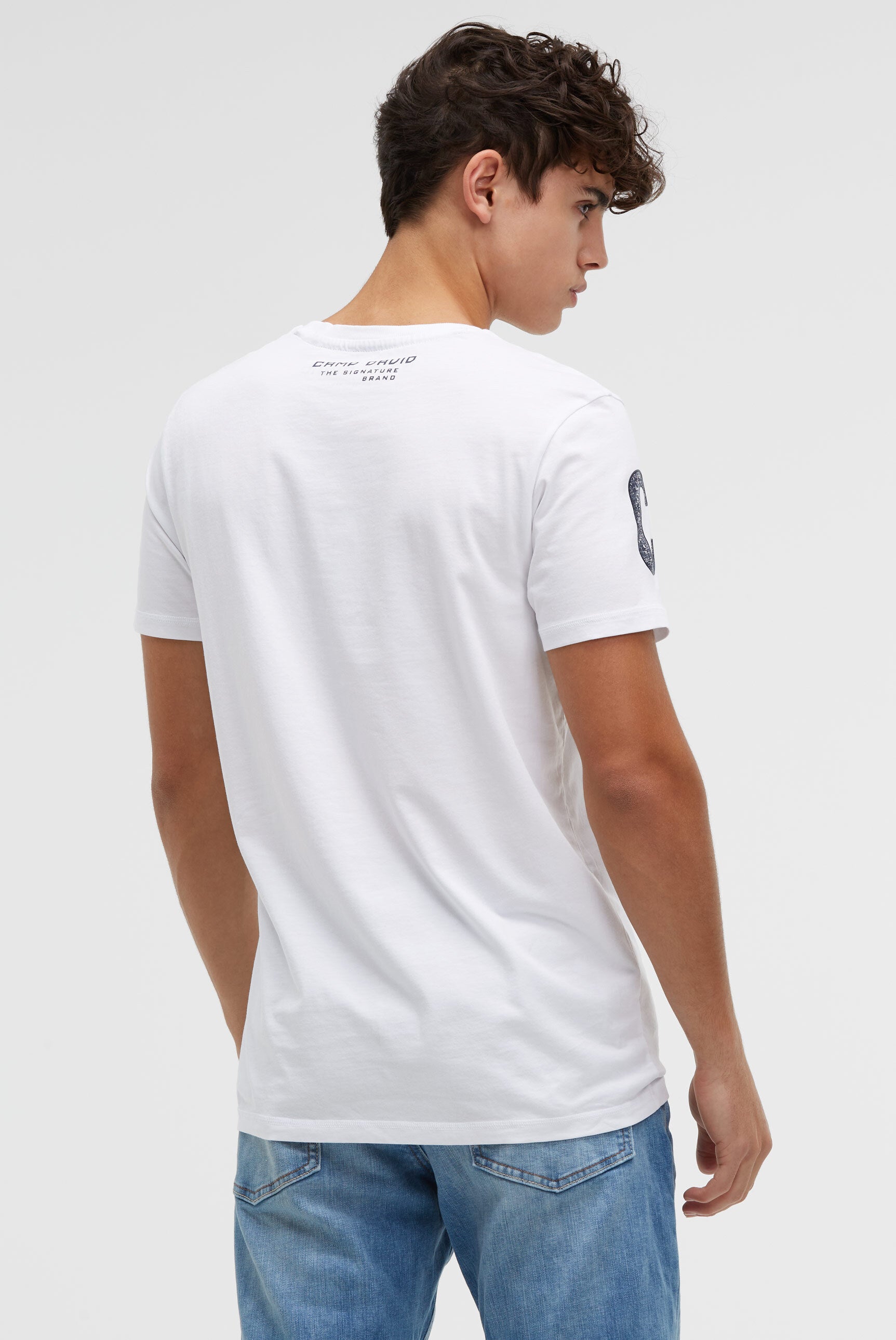 T-shirt z wyrazistym nadrukowanym logo
