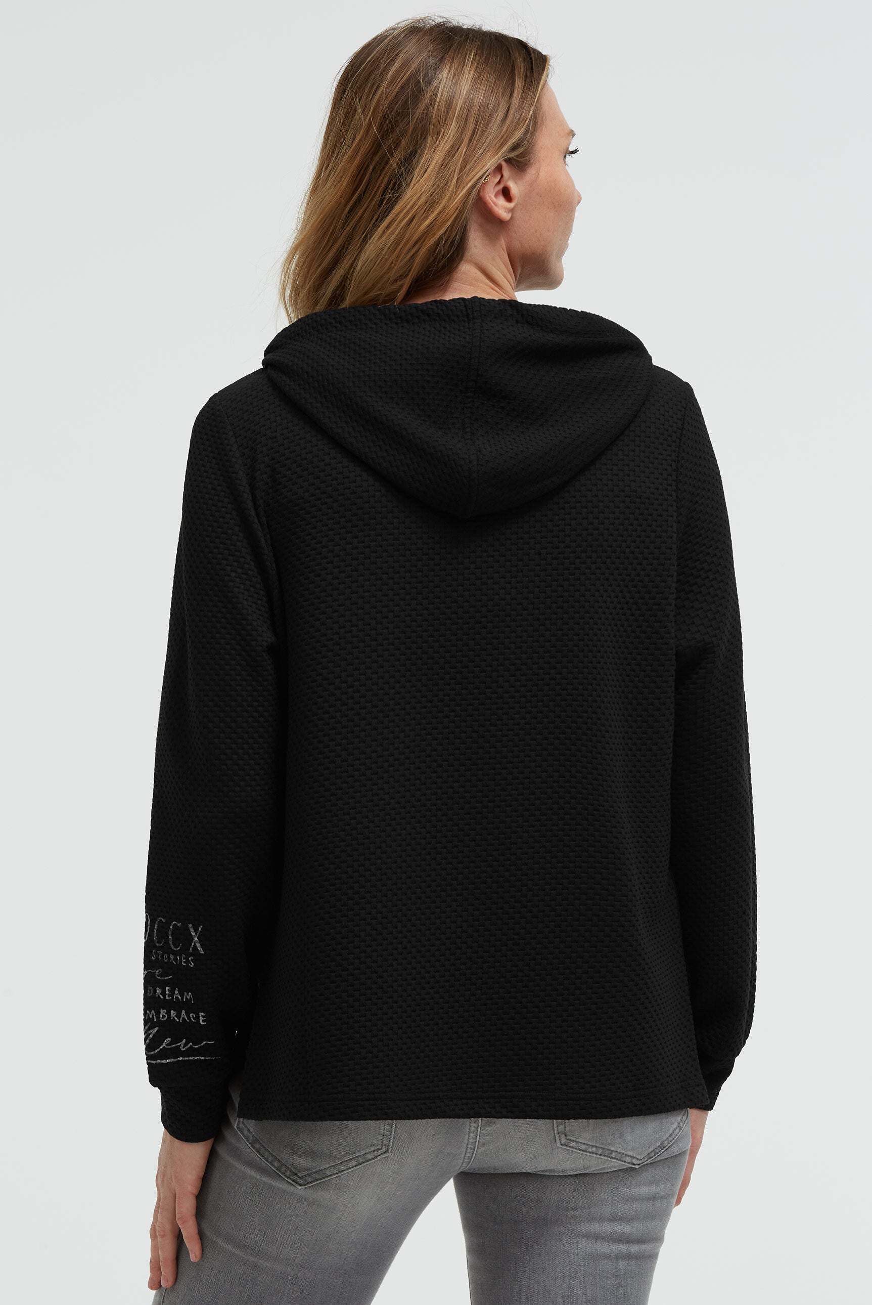 Bluza z kapturem z fakturą i rozcięciami po bokach