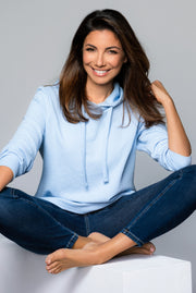 Bluza z kapturem z fakturą i rozcięciami po bokach