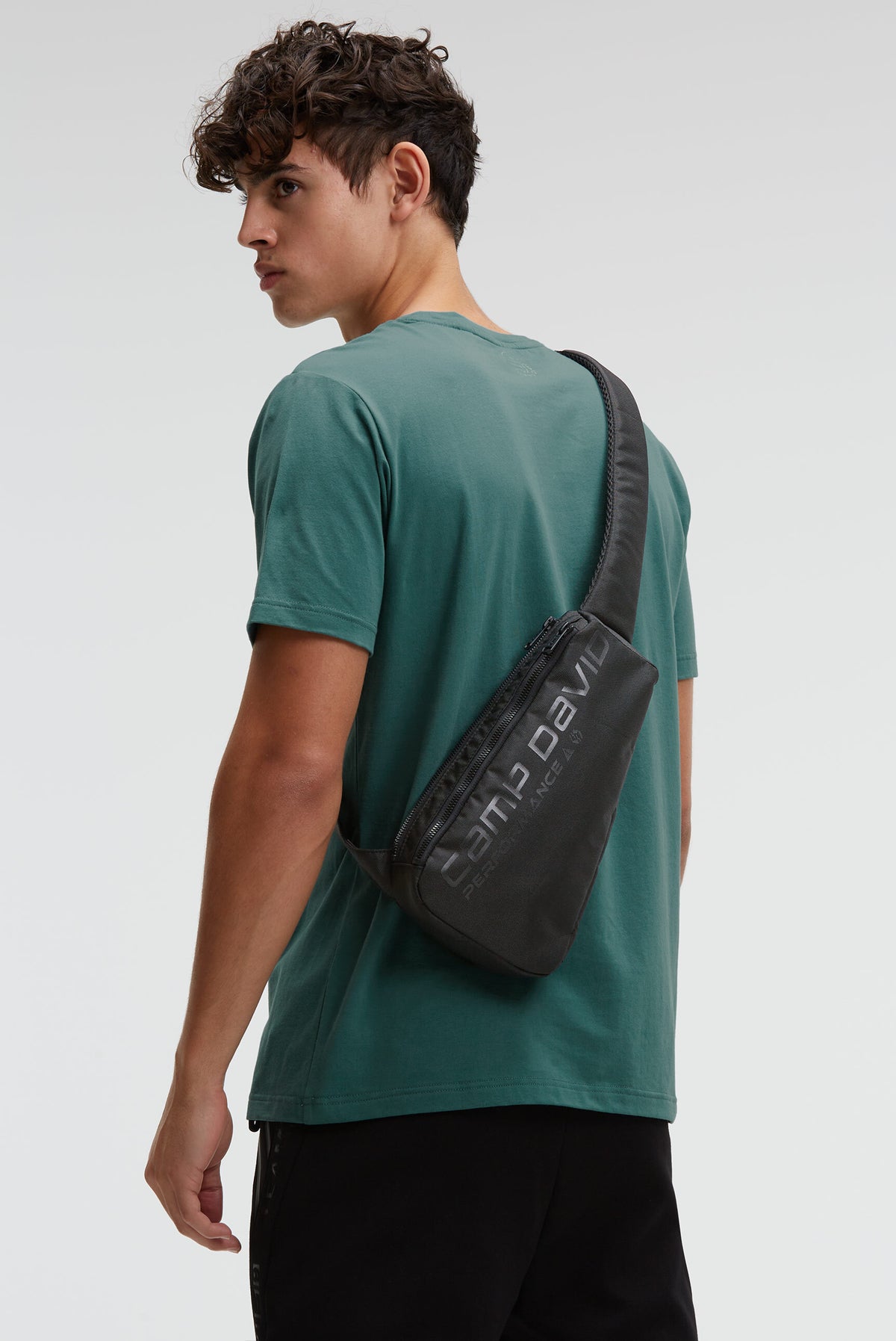 Sling Bag mit Folienprint black