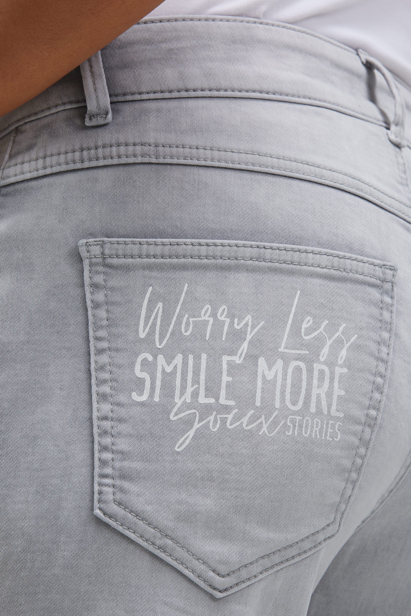 Capri Jeans CH:AR Comfort Fit light grey printed jogg - 8
