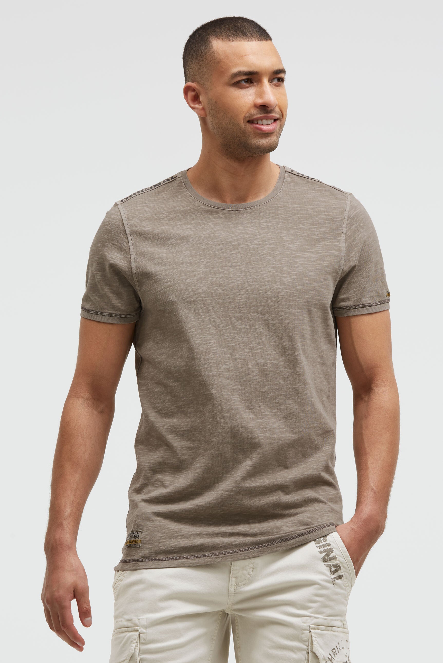T-Shirt mit Tapes und Rücken-Print - 3