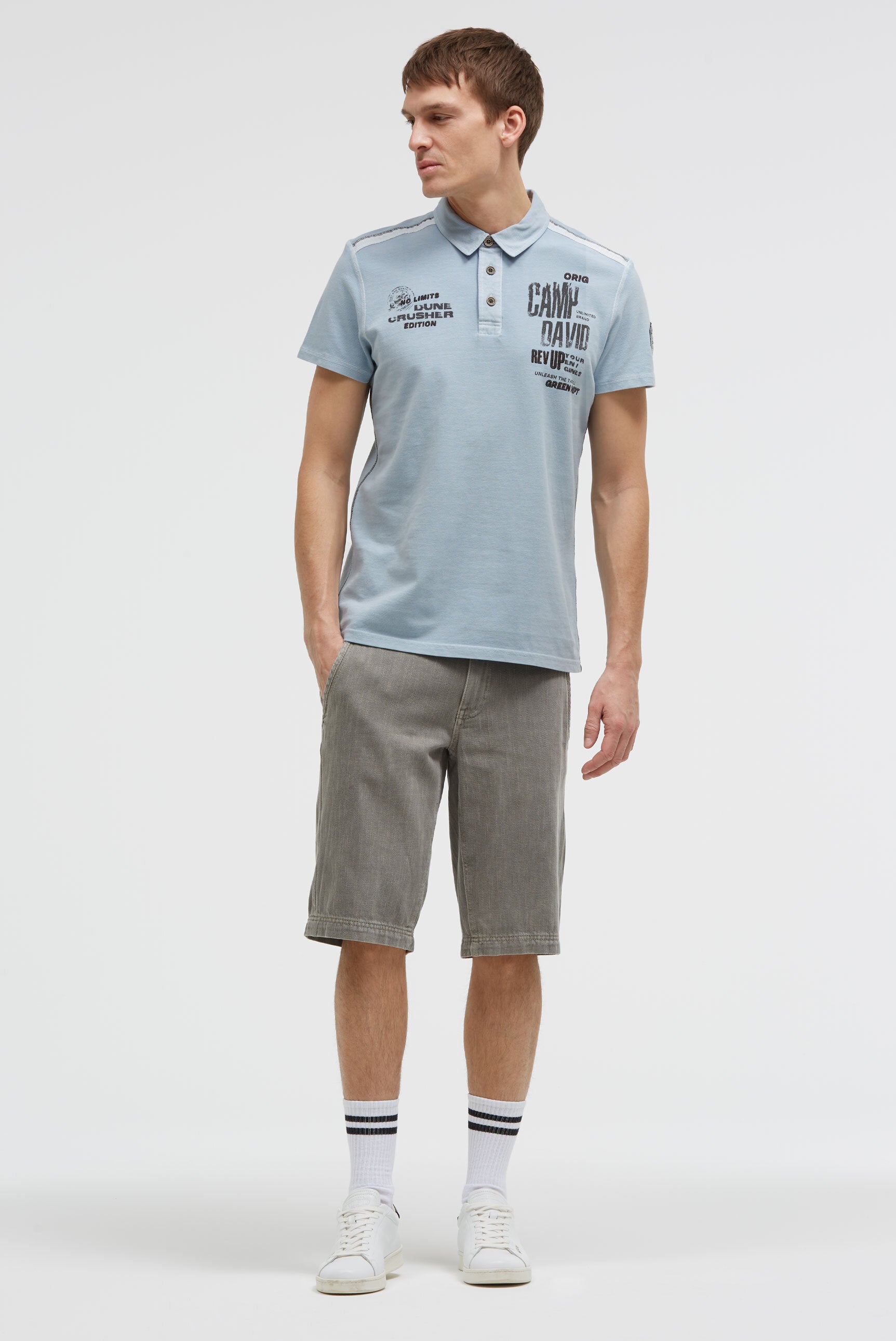 Pikee-Polo mit Tapes, Prints und Stickereien - 3