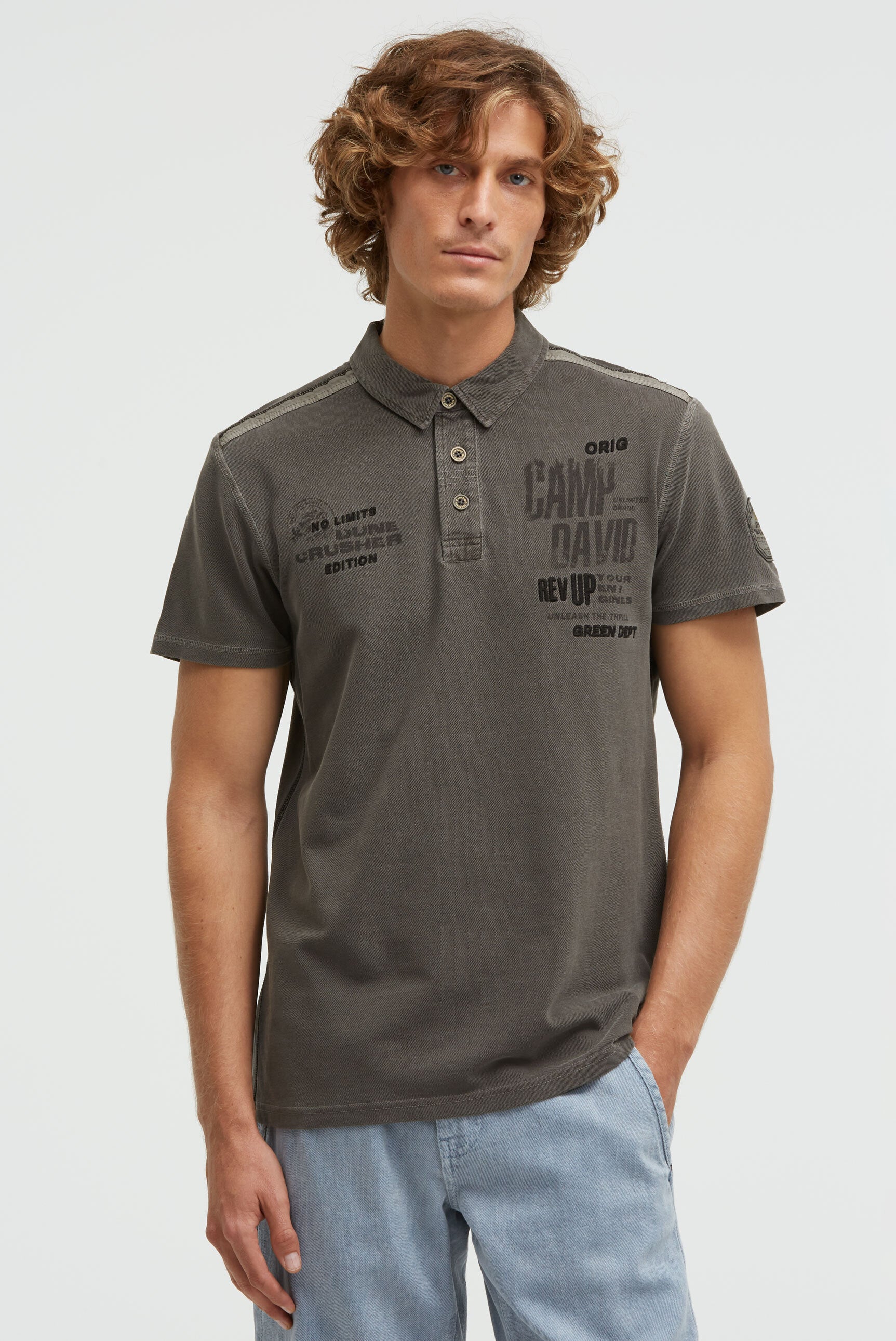 Pikee-Polo mit Tapes, Prints und Stickereien - 2
