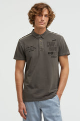 Pikee-Polo mit Tapes, Prints und Stickereien