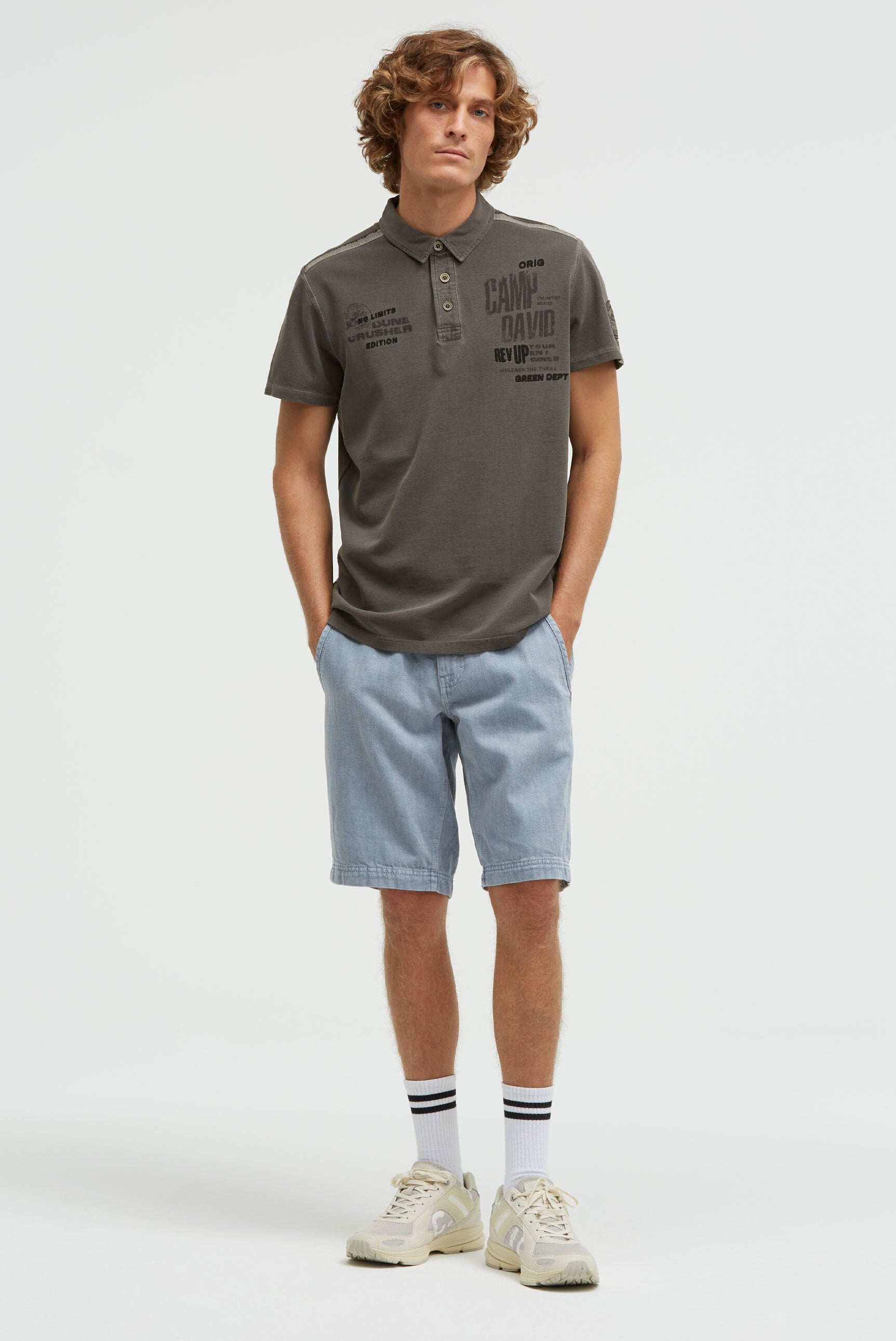 Pikee-Polo mit Tapes, Prints und Stickereien - 3