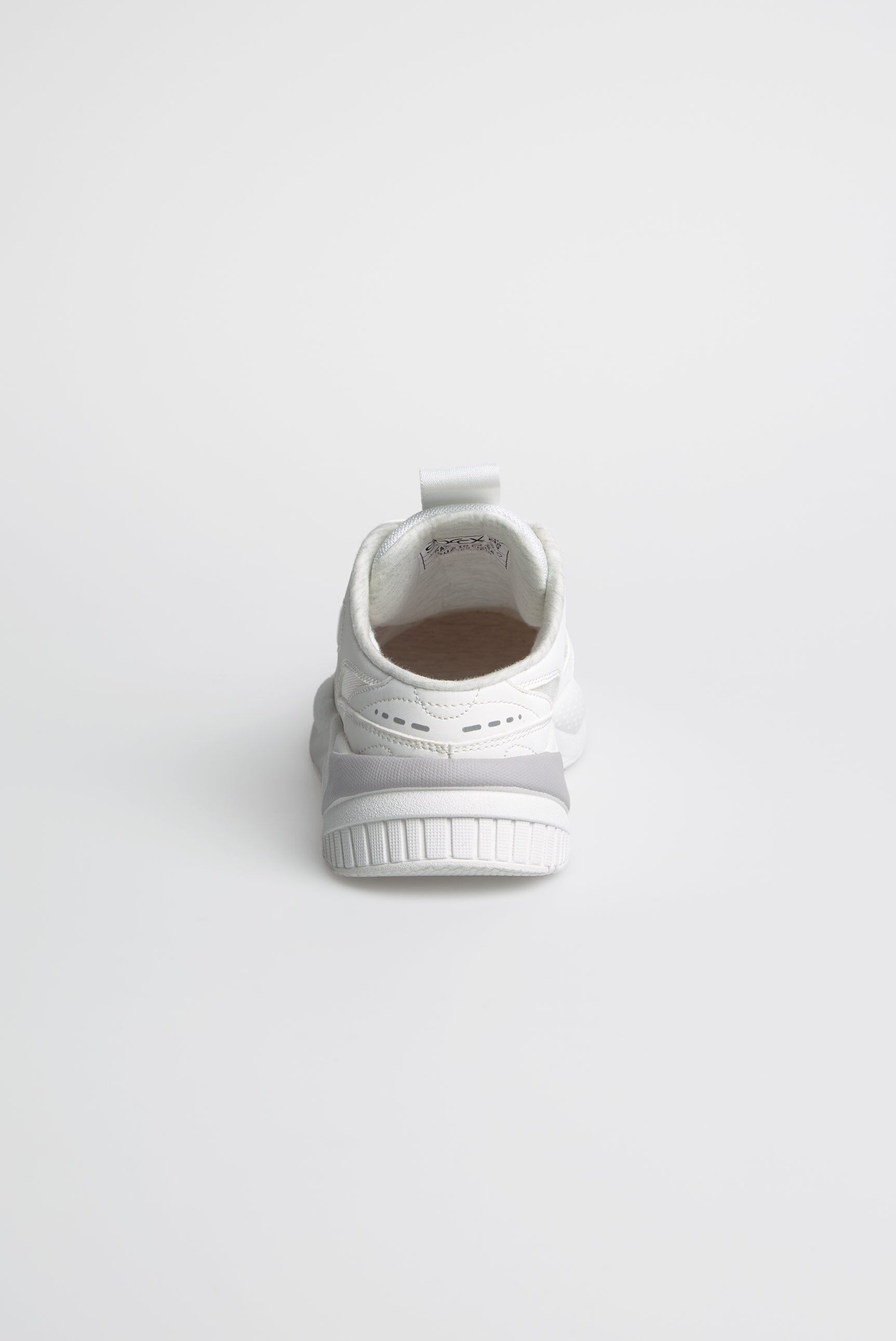 Wsuwane sneakersy z mieszanki materiałów w tym samym kolorze - 4