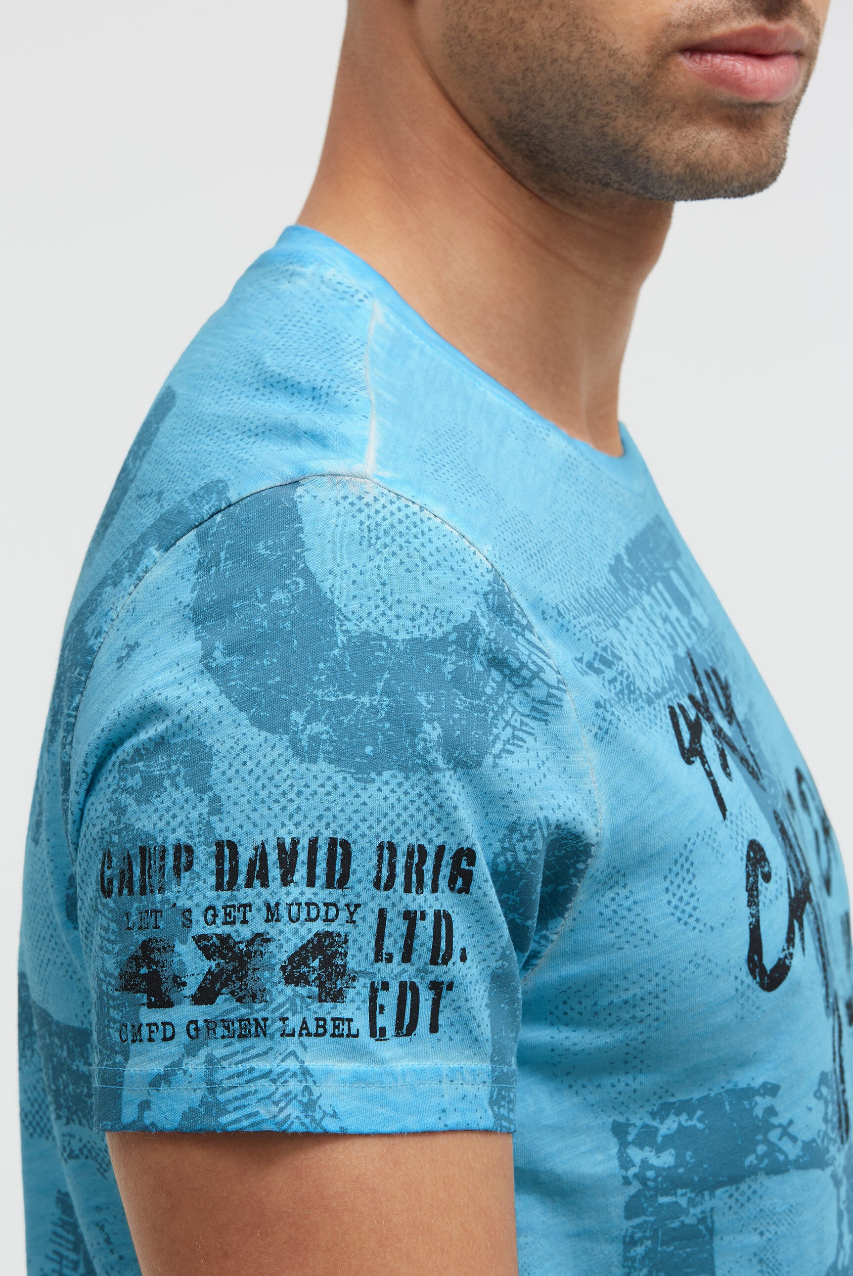 T-shirt z okrągłym dekoltem i nadrukiem na całej powierzchni