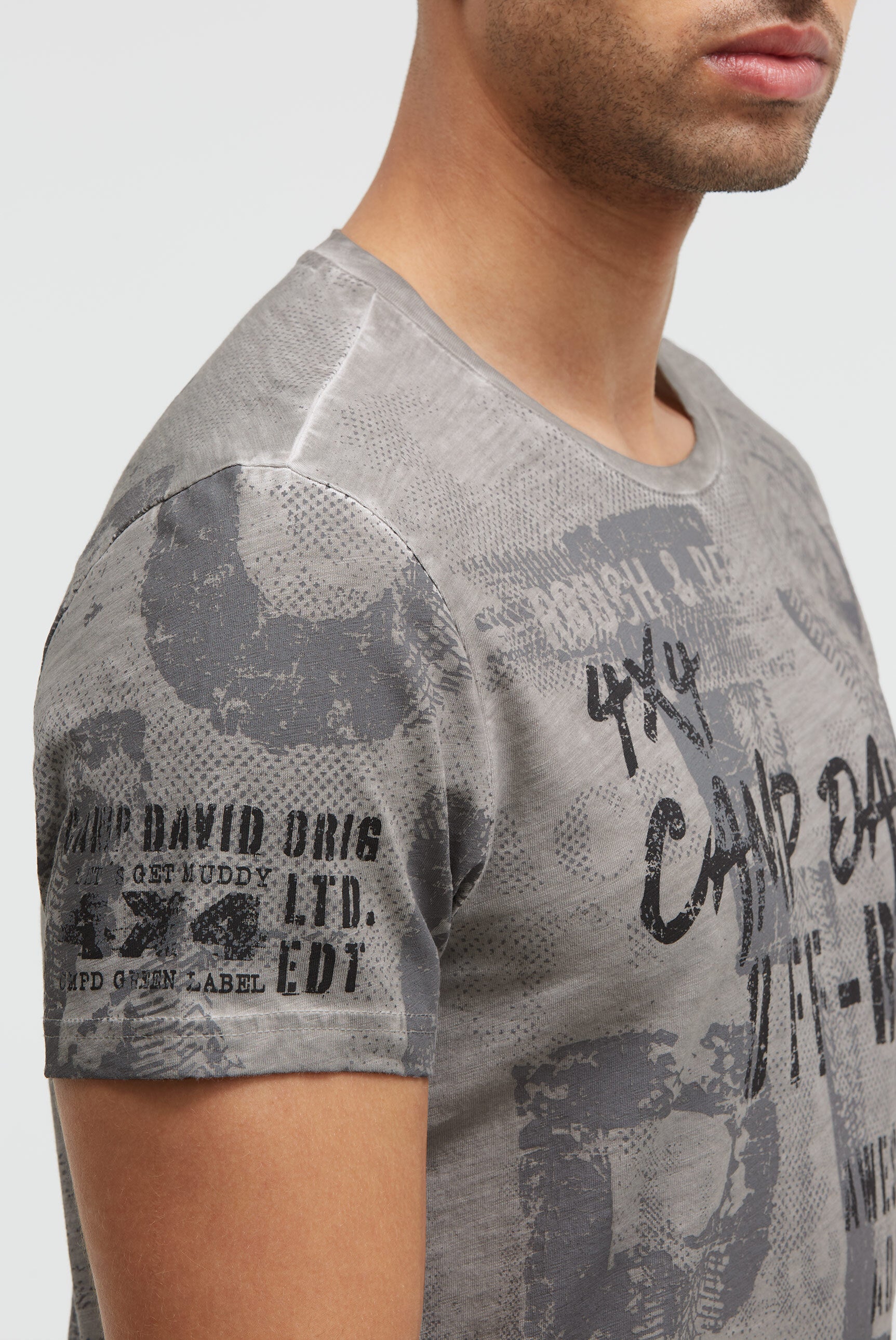 T-Shirt Rundhals mit All Over Print shadow - 6