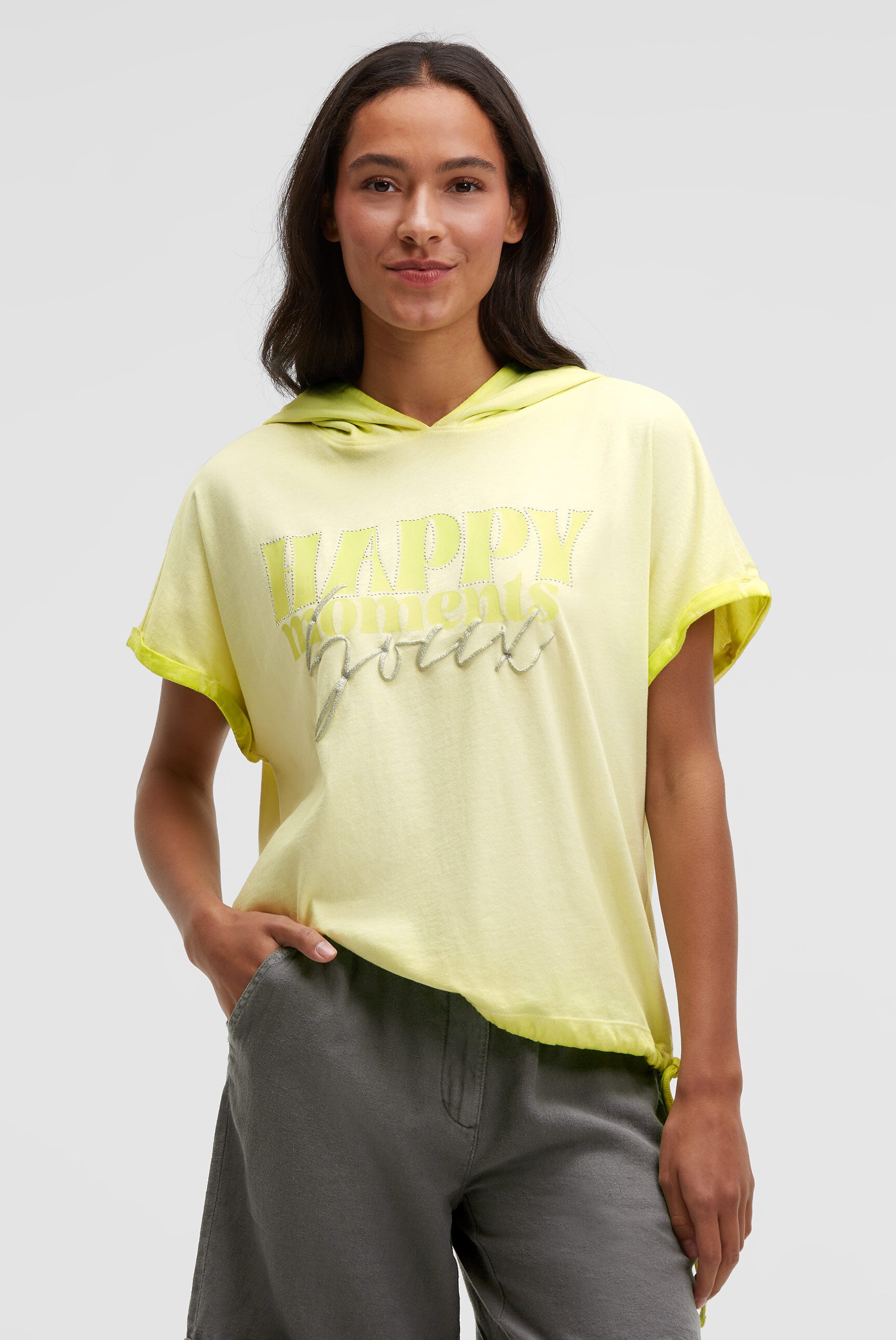 Bluzka z kapturem, nadrukiem i sznurkiem ściągającym