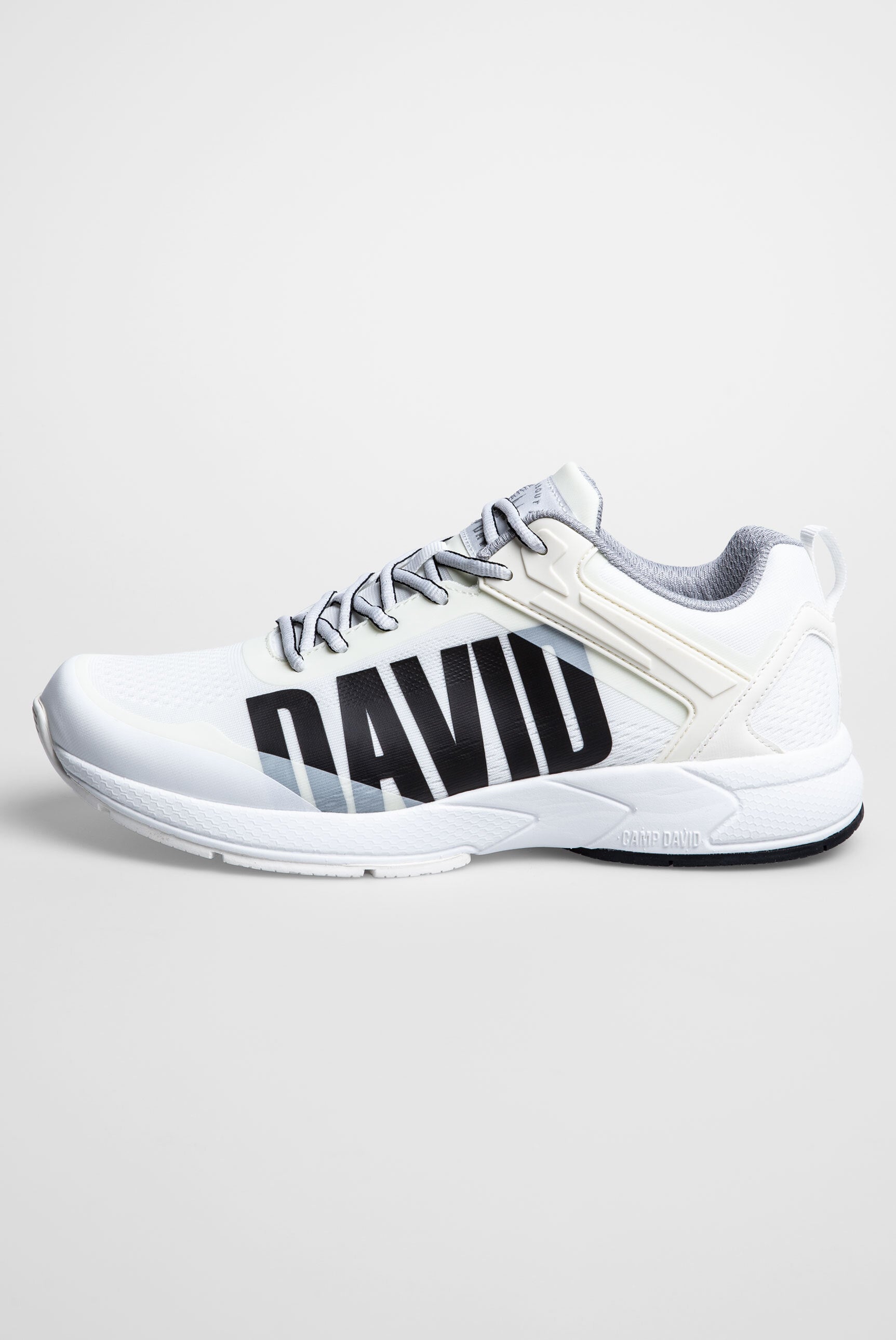 Sneaker im Jacquard-Strick mit Rubber Logo