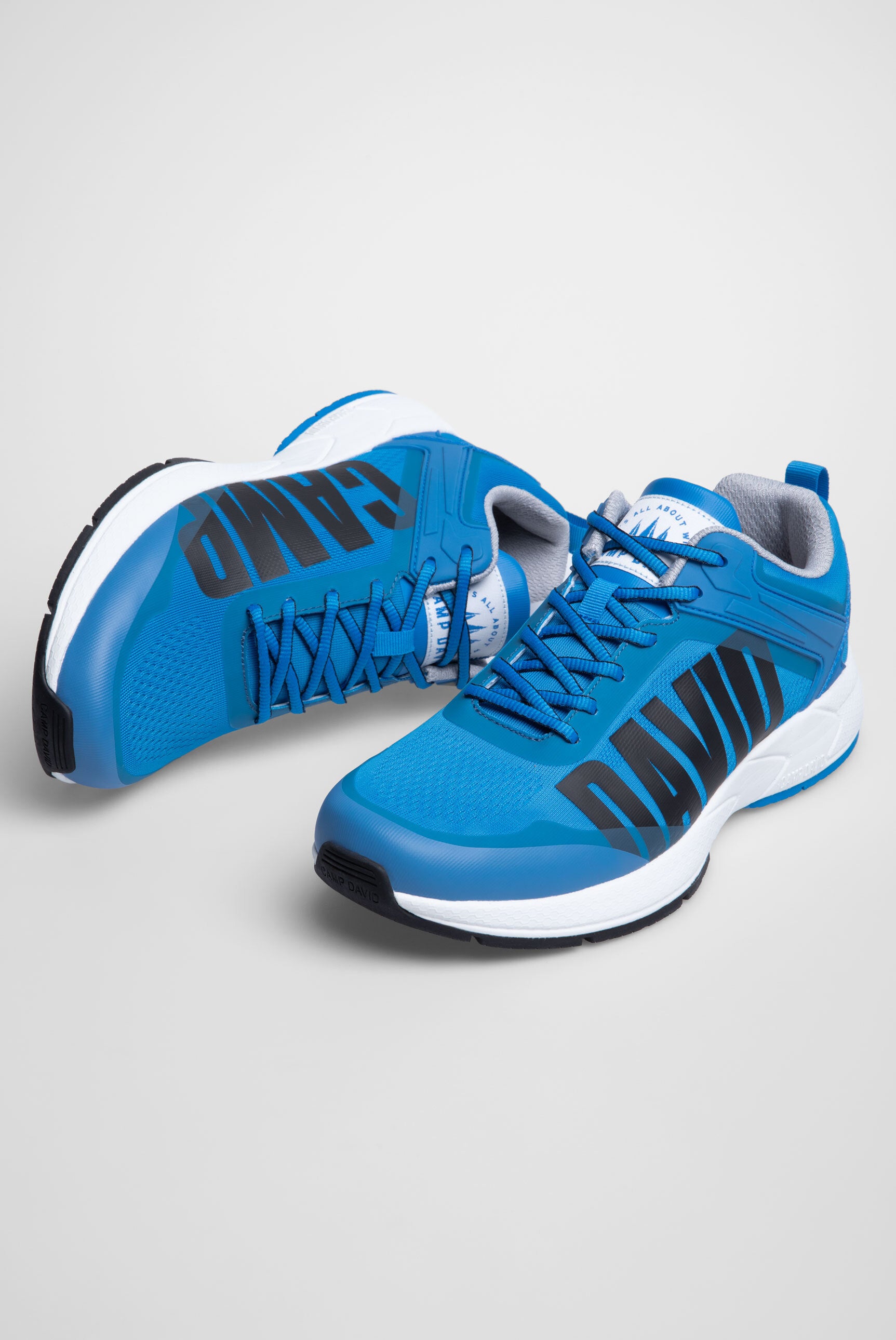 Sneaker im Jacquard-Strick mit Rubber Logo - 9