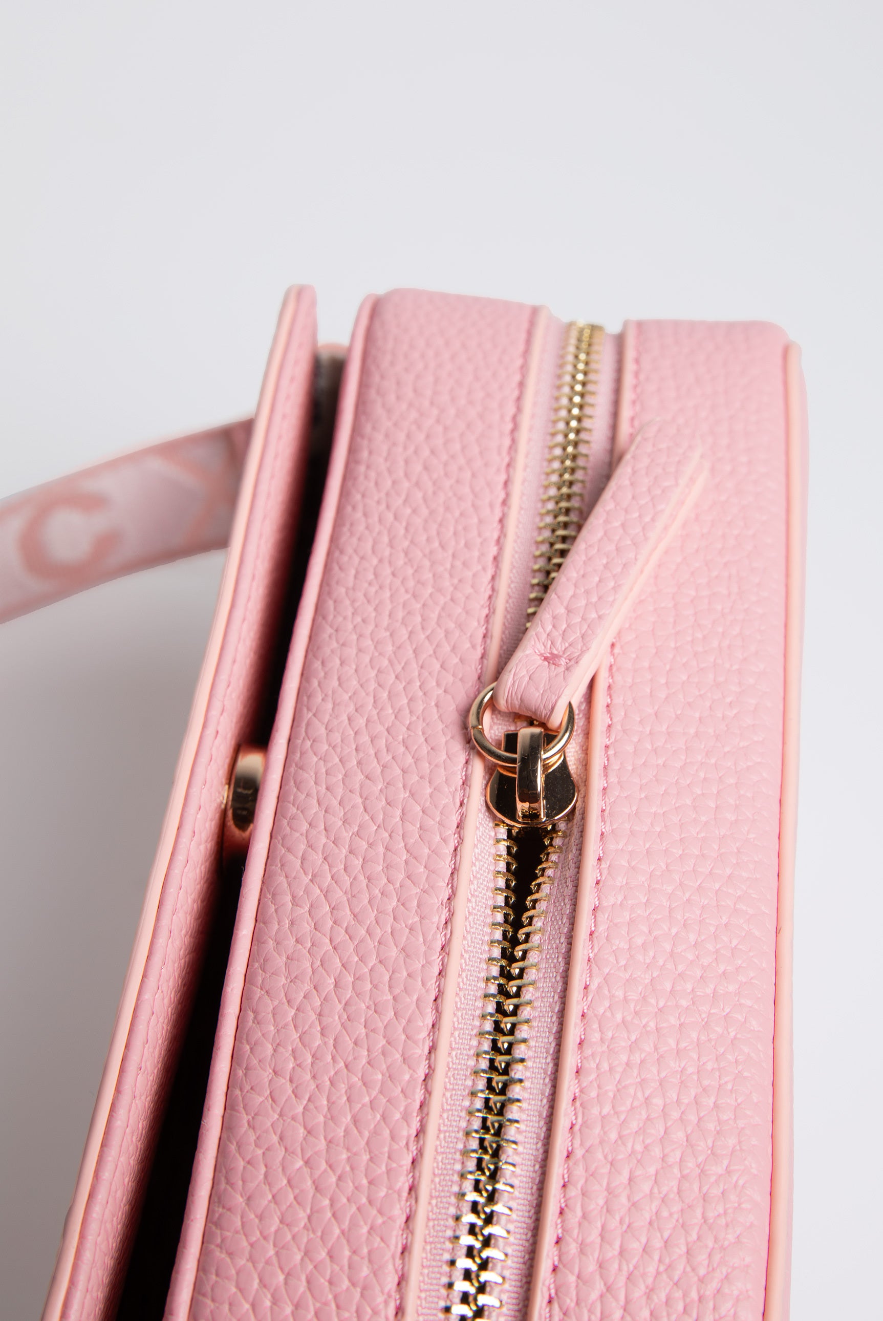 Torebka crossbody z logo i intarsjowanym paskiem parcianym - 7