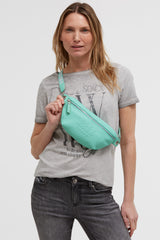 Torebka na ramię z intarsjowanym paskiem parcianym