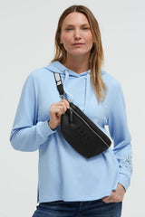 Torebka na ramię z intarsjowanym paskiem parcianym