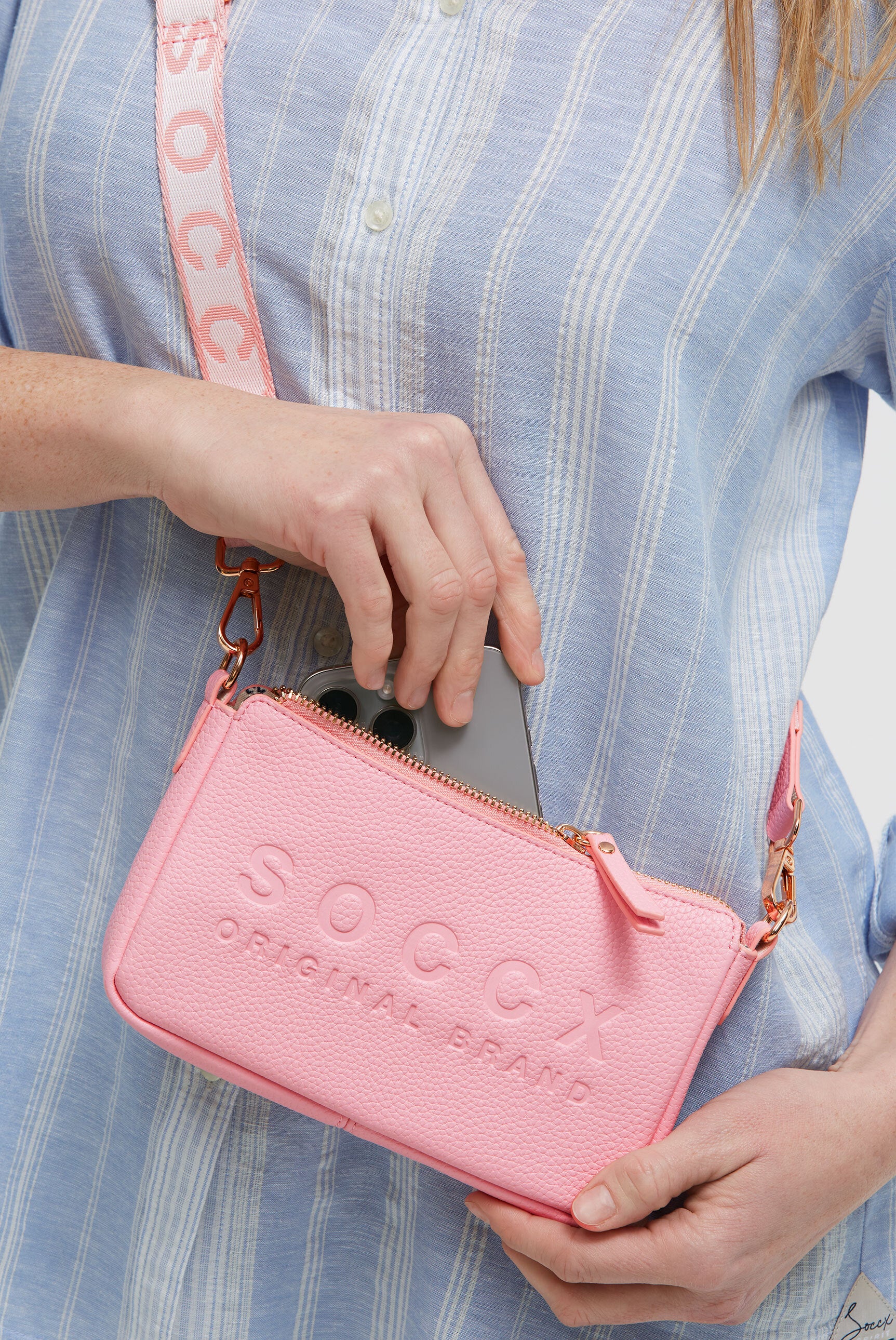 Mała torebka na ramię z paskiem parcianym intarsjowanym logo - 3