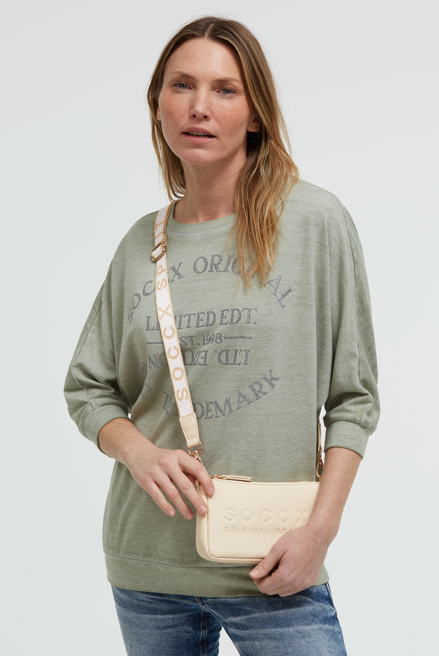 Mała torebka na ramię z paskiem parcianym intarsjowanym logo - 2