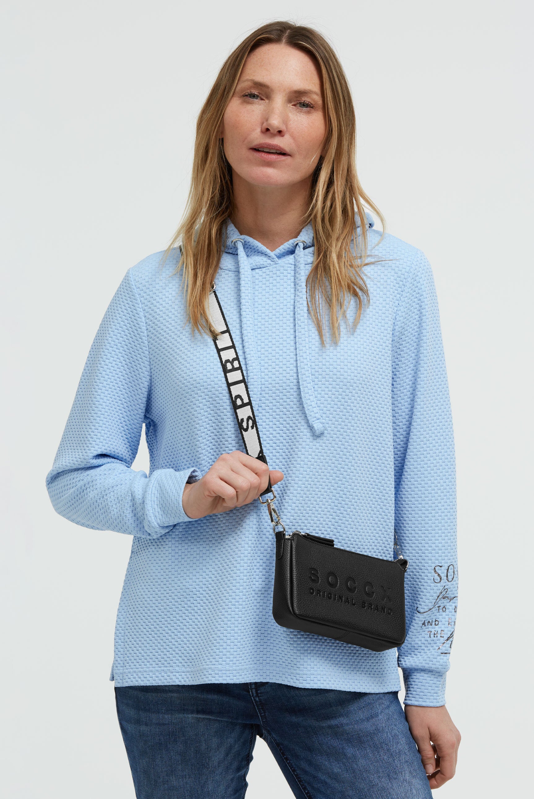 Mała torebka na ramię z paskiem parcianym intarsjowanym logo