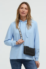 Mała torebka na ramię z paskiem parcianym intarsjowanym logo