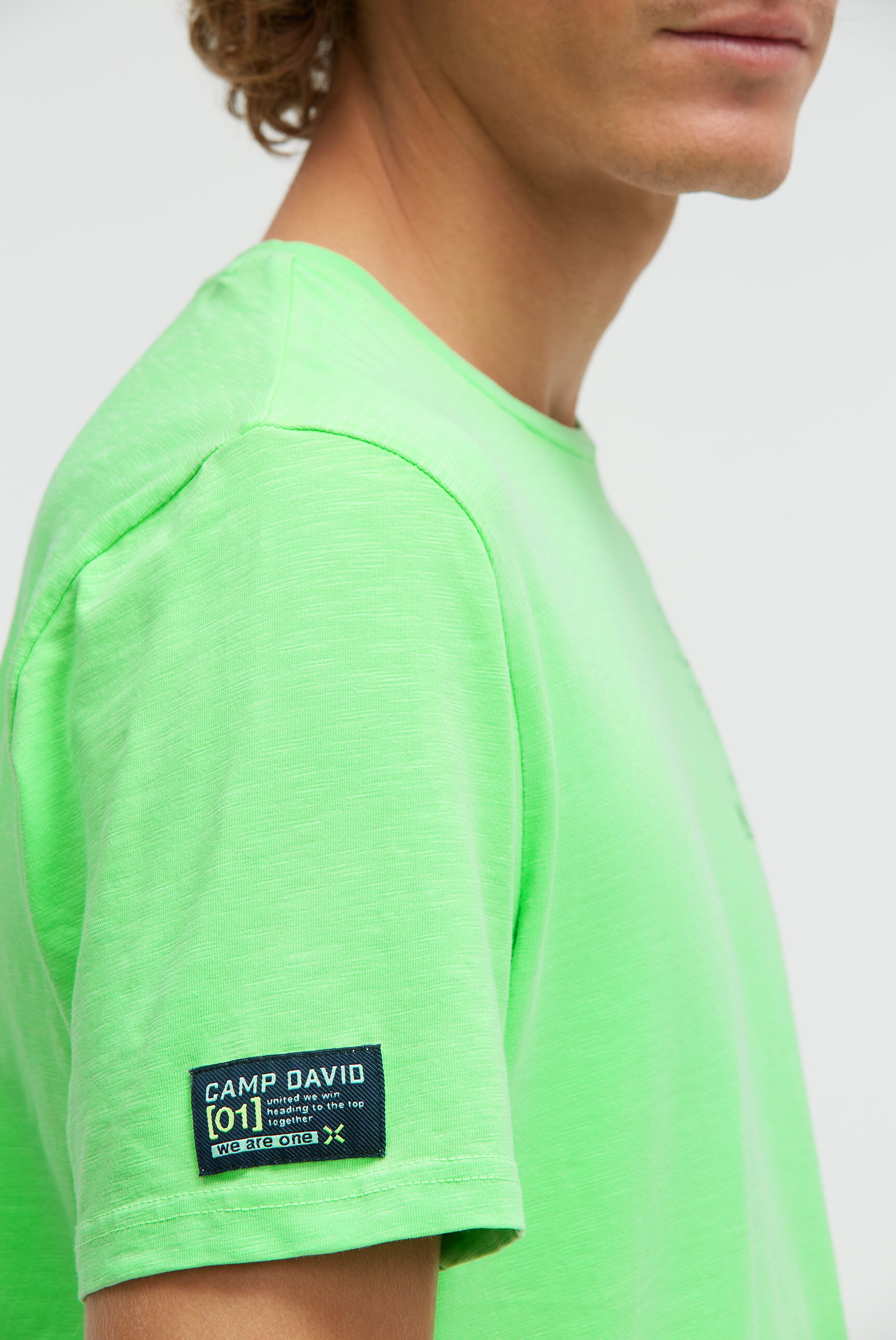 T-shirt z okrągłym dekoltem i małymi nadrukami foliowymi
