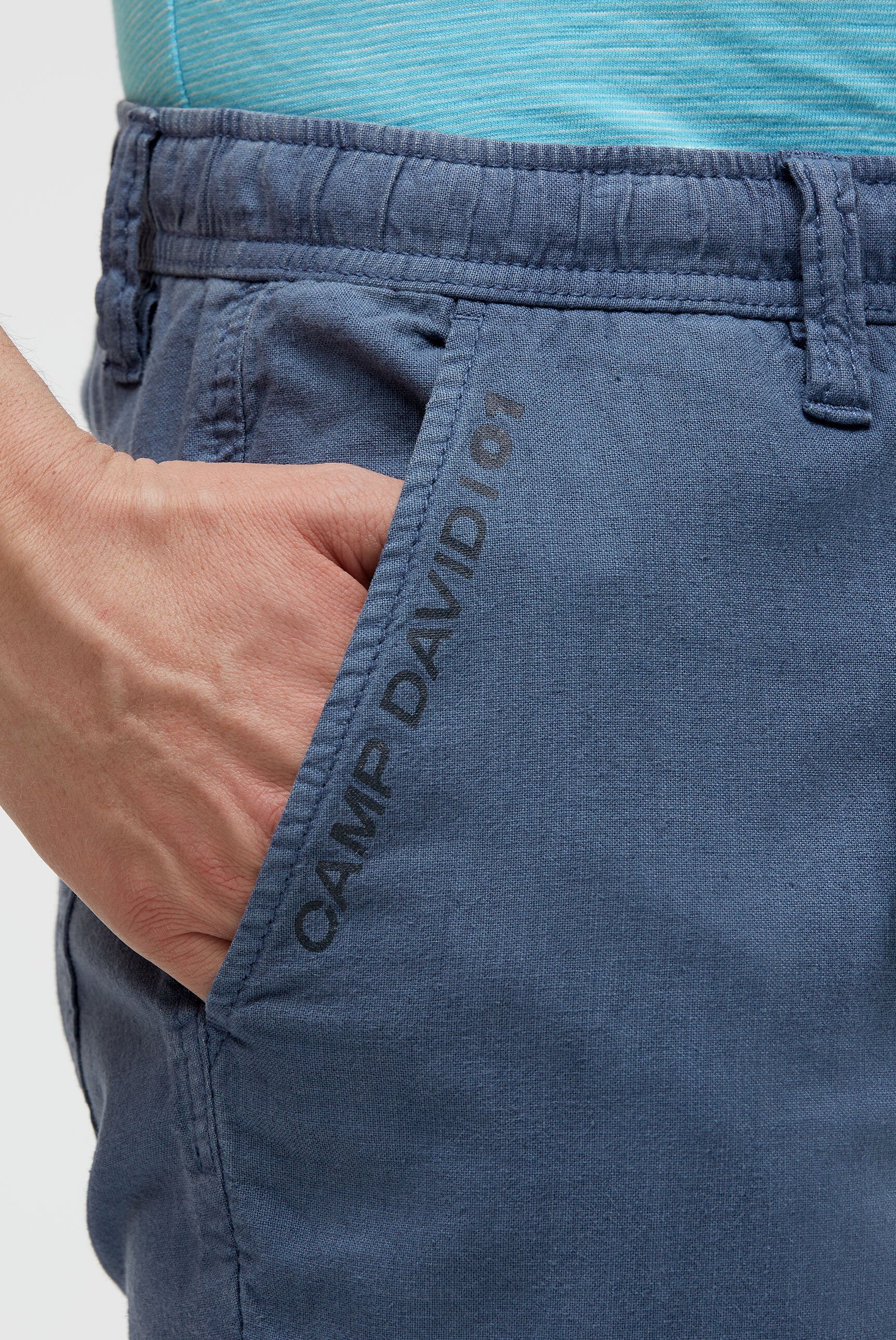 Shorts aus Leinen-Mix mit Label Print