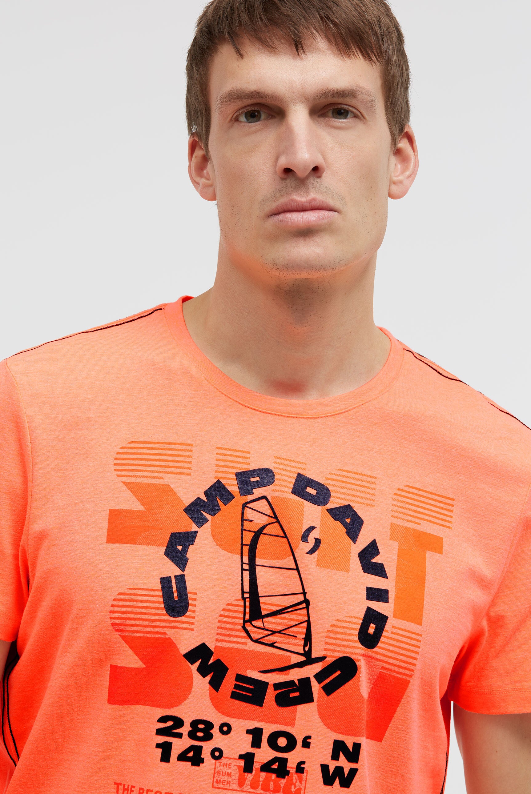 T-shirt z okrągłym dekoltem i grafiką - 4