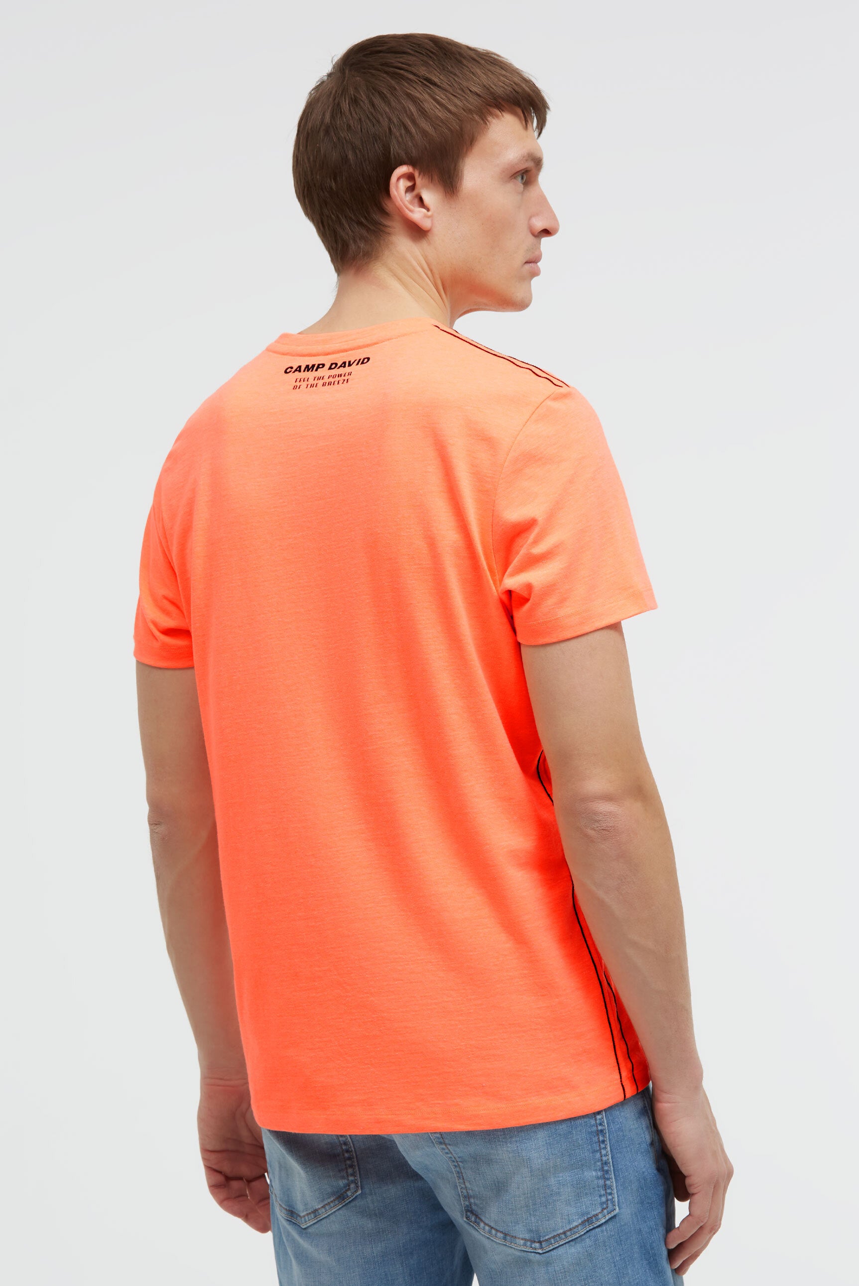 T-shirt z okrągłym dekoltem i grafiką - 5