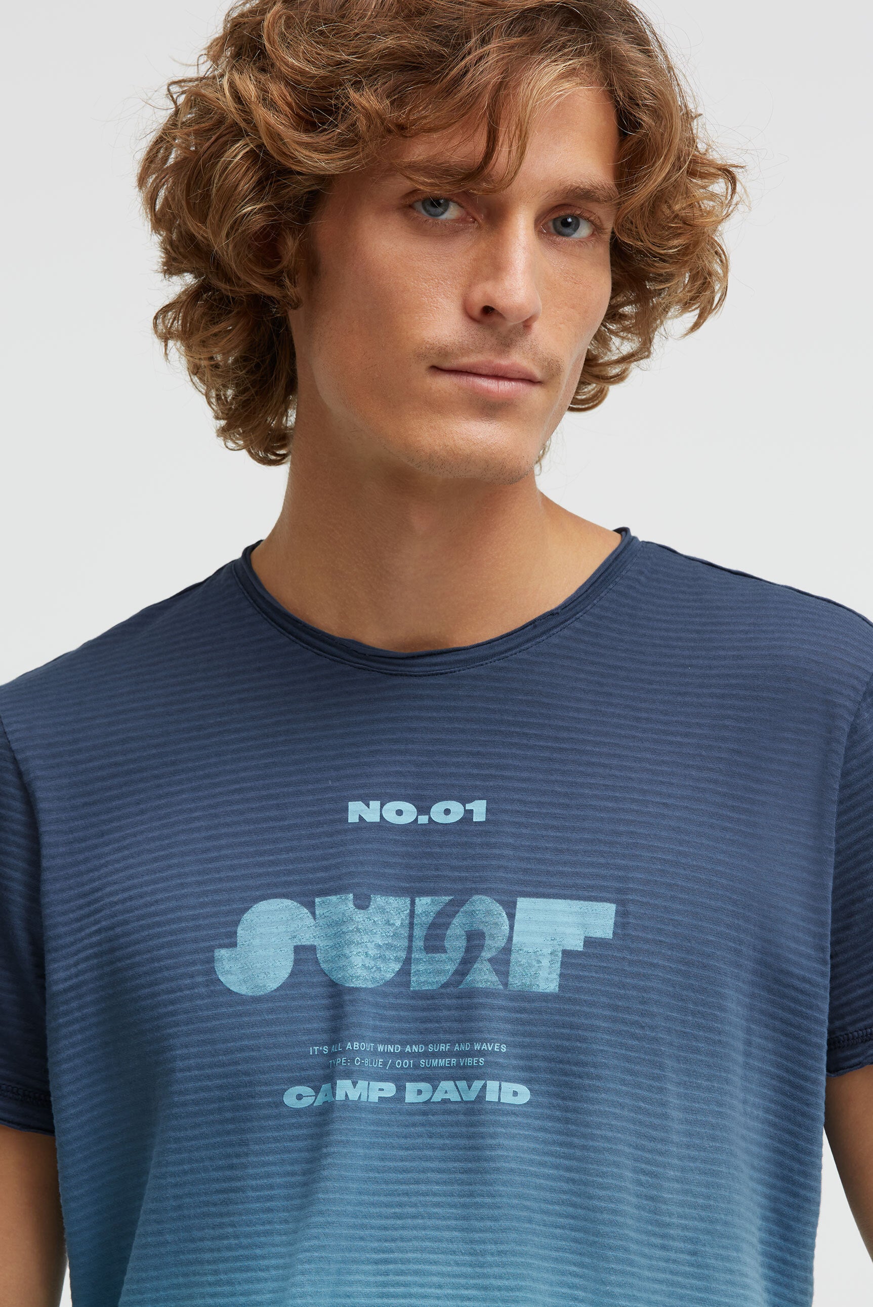 T-Shirt mit Strukturstreifen und Rücken-Artwork - 5