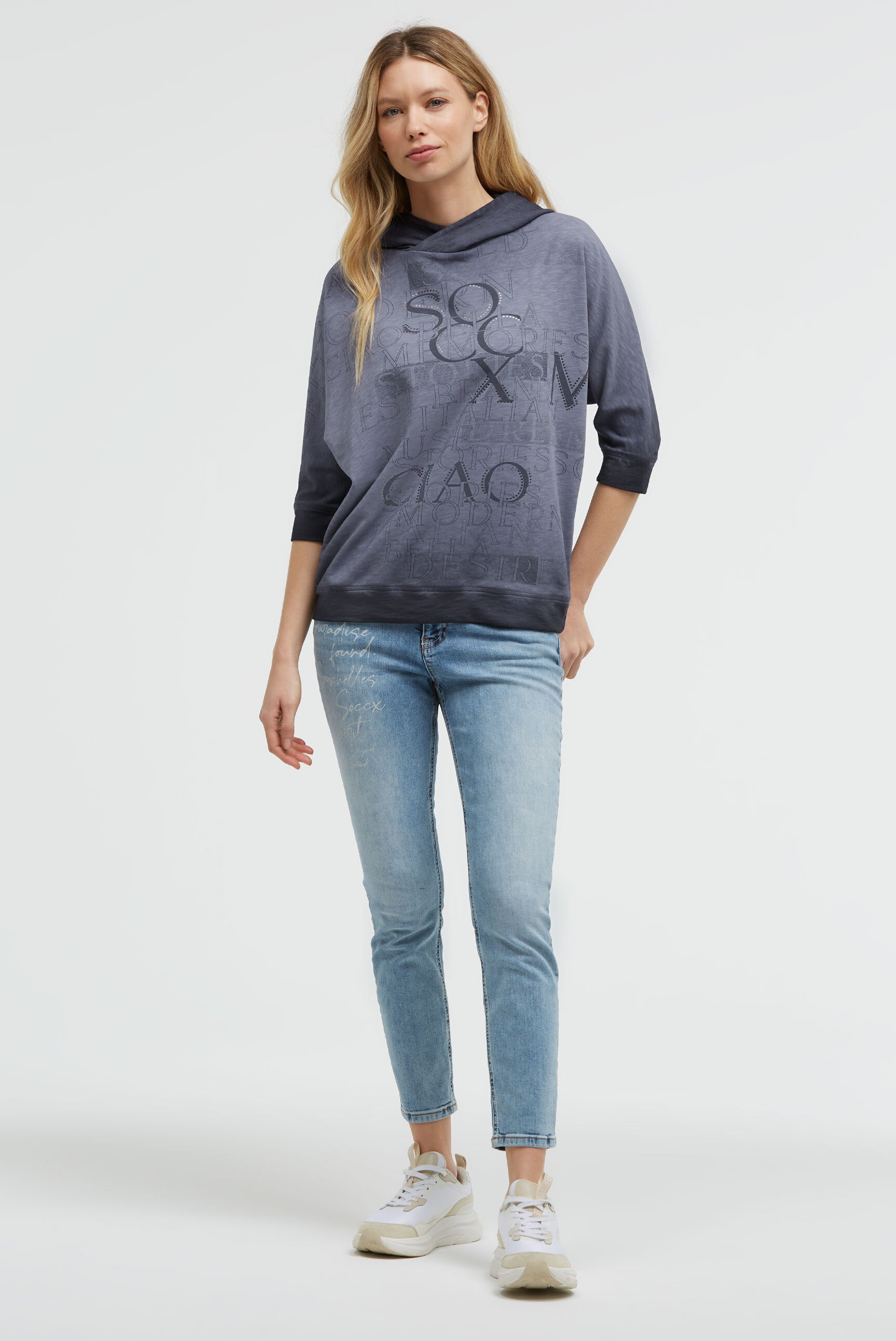 Bluza z kapturem, rękawami 3/4 i nadrukowanymi napisami - 3