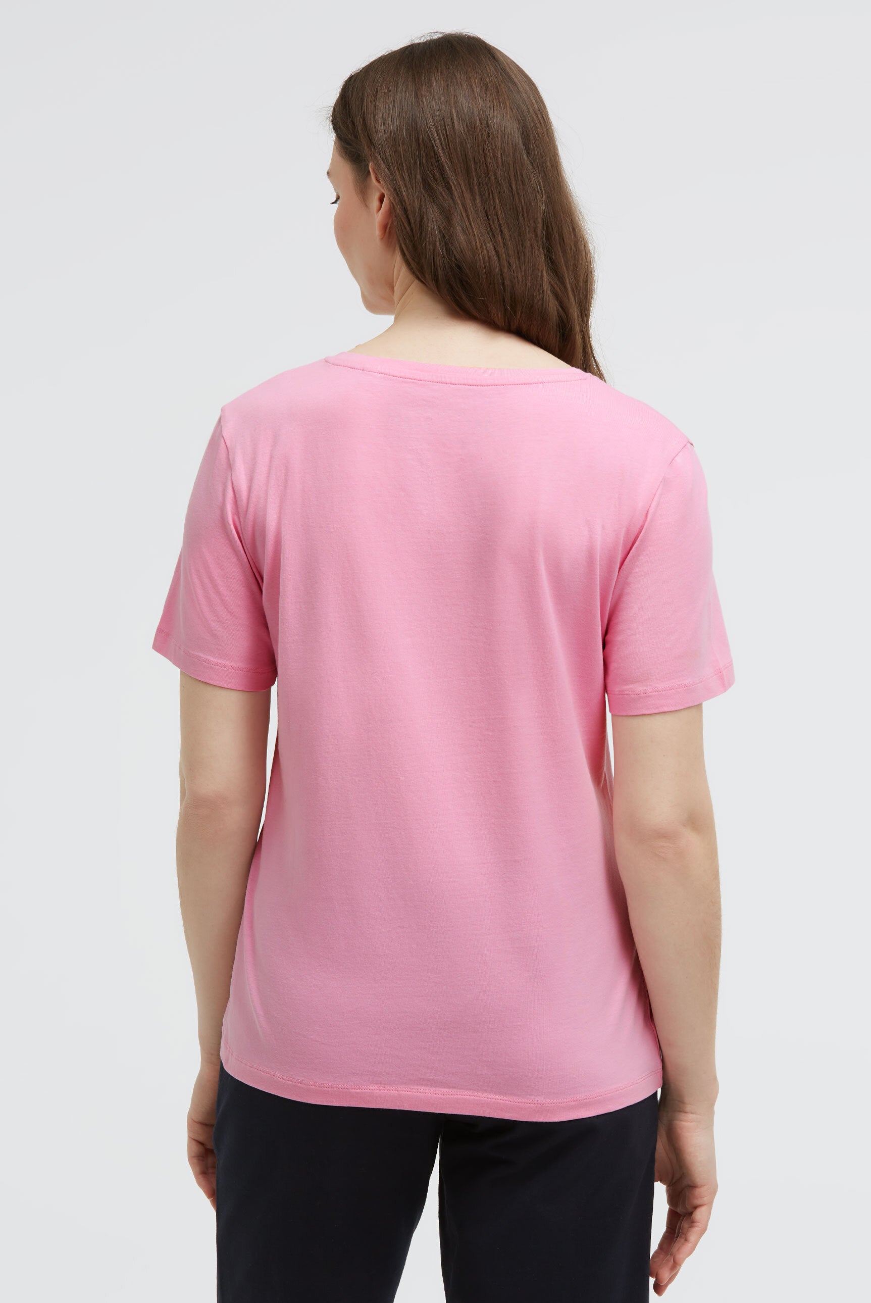 T-shirt basic z logo i dekoltem w serek