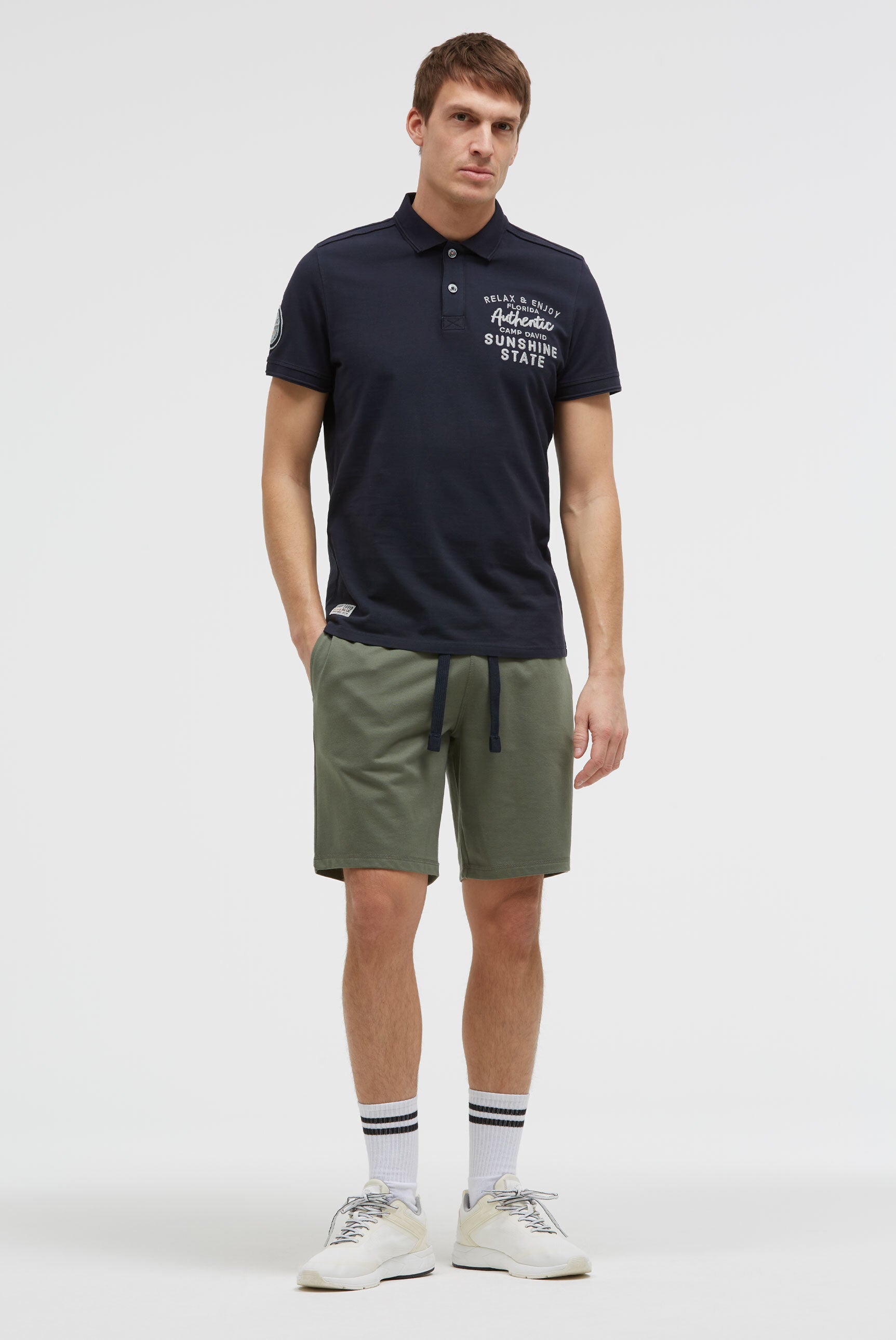 Basic Sweatshorts mit Label Print - 3