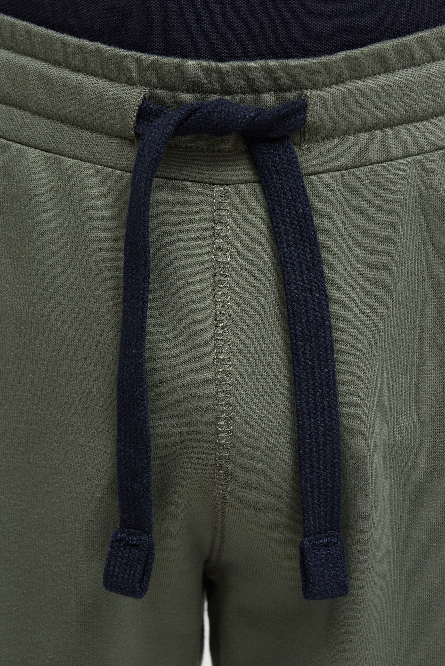 Basic Sweatshorts mit Label Print