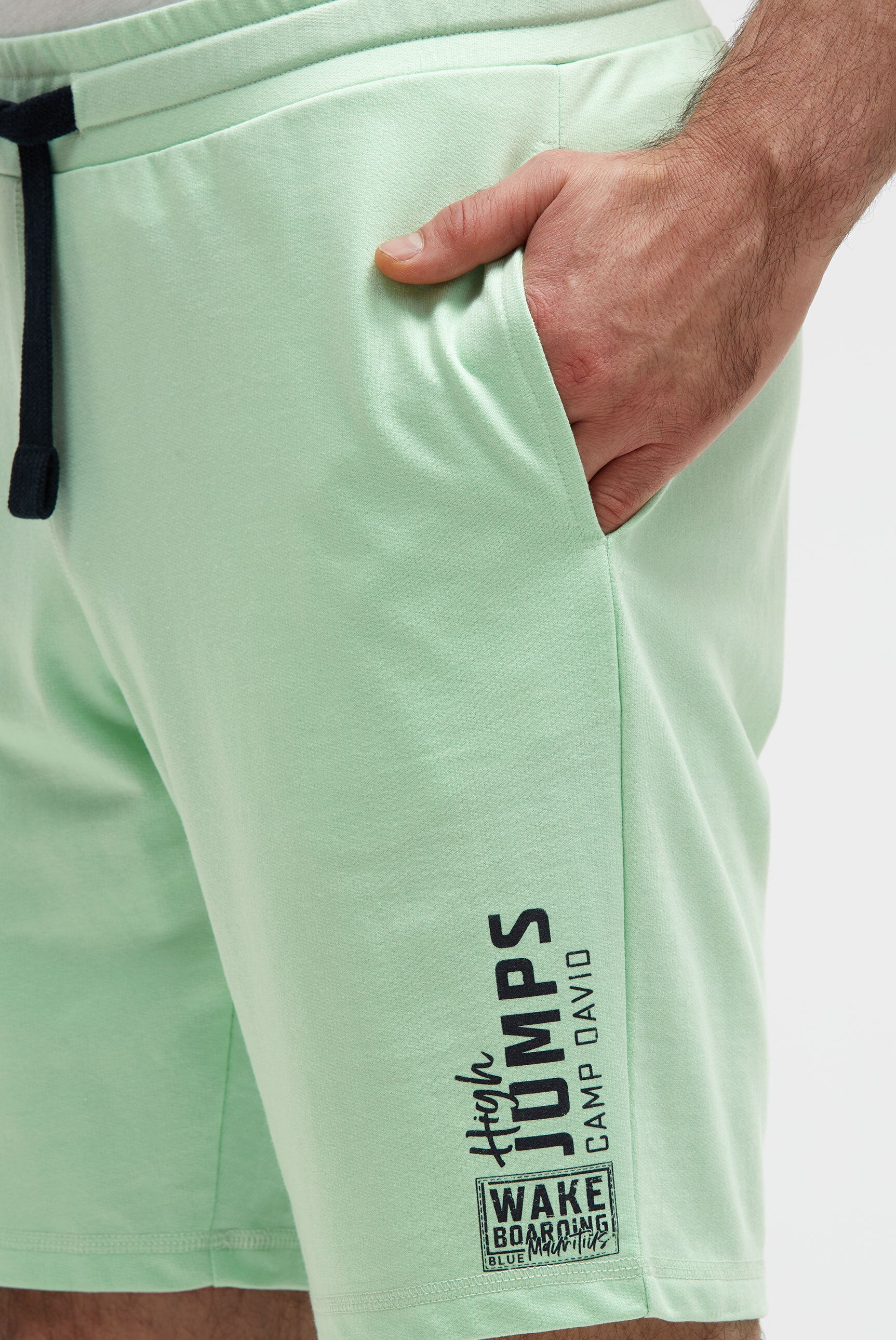 Basic Sweatshorts mit Label Print