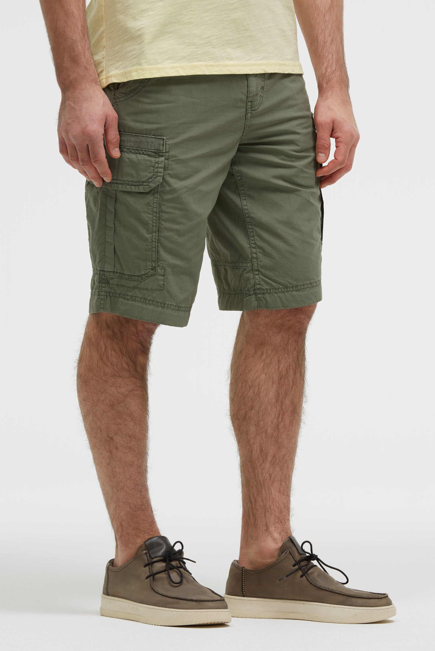 Cargo Shorts mit tonigen Tapes green olive - 2